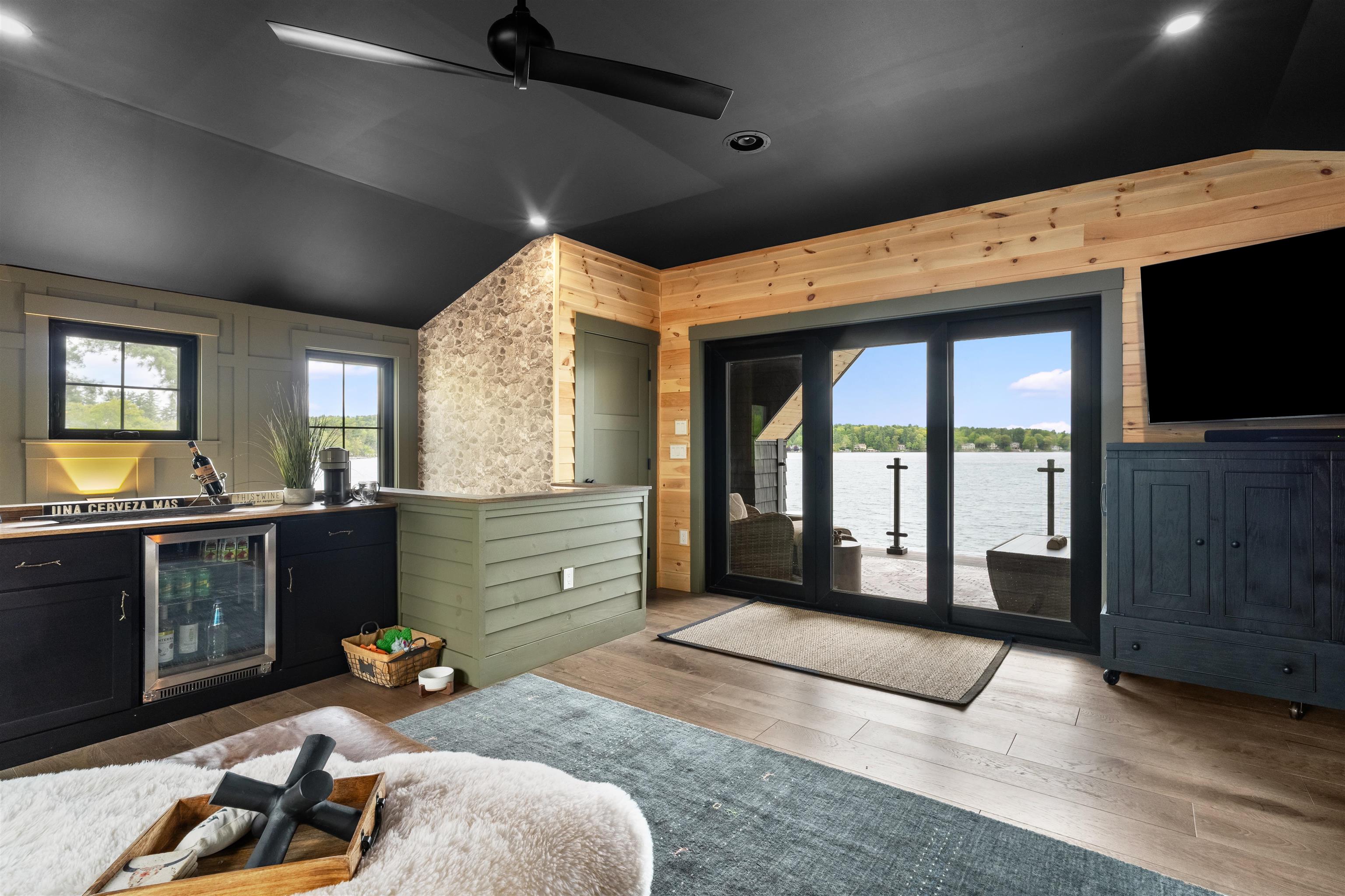 602 Endicott Street Unit: 2