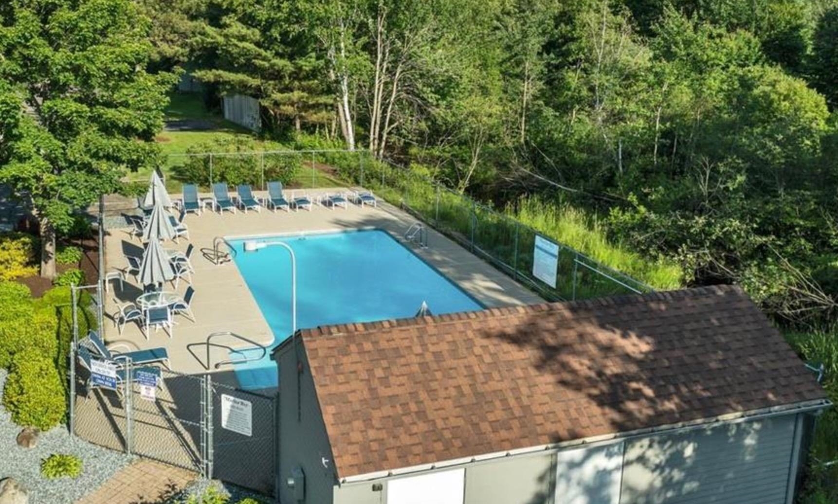 60 Weirs Road Unit: H1