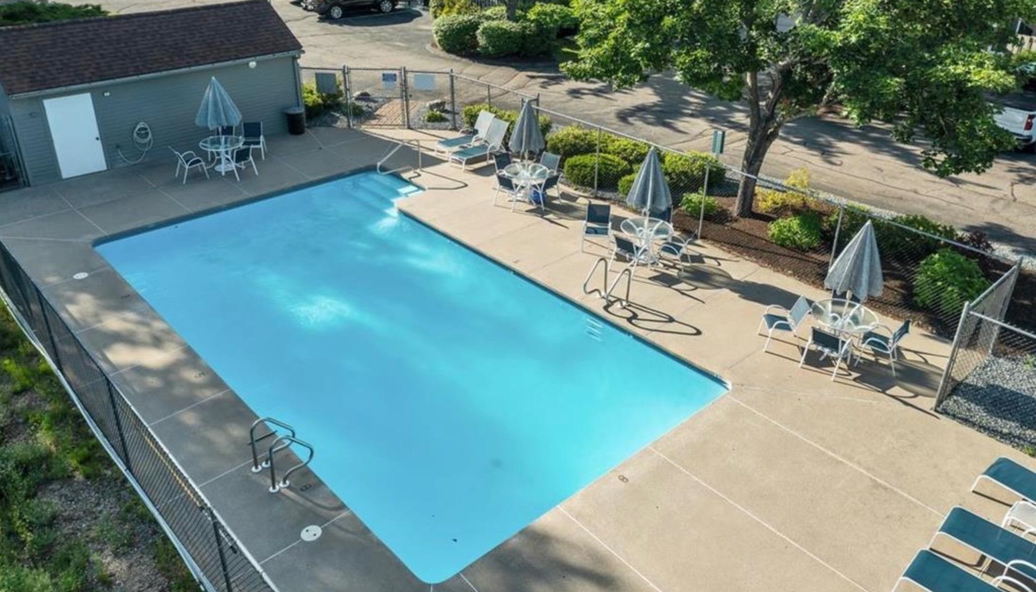 60 Weirs Road Unit: H1