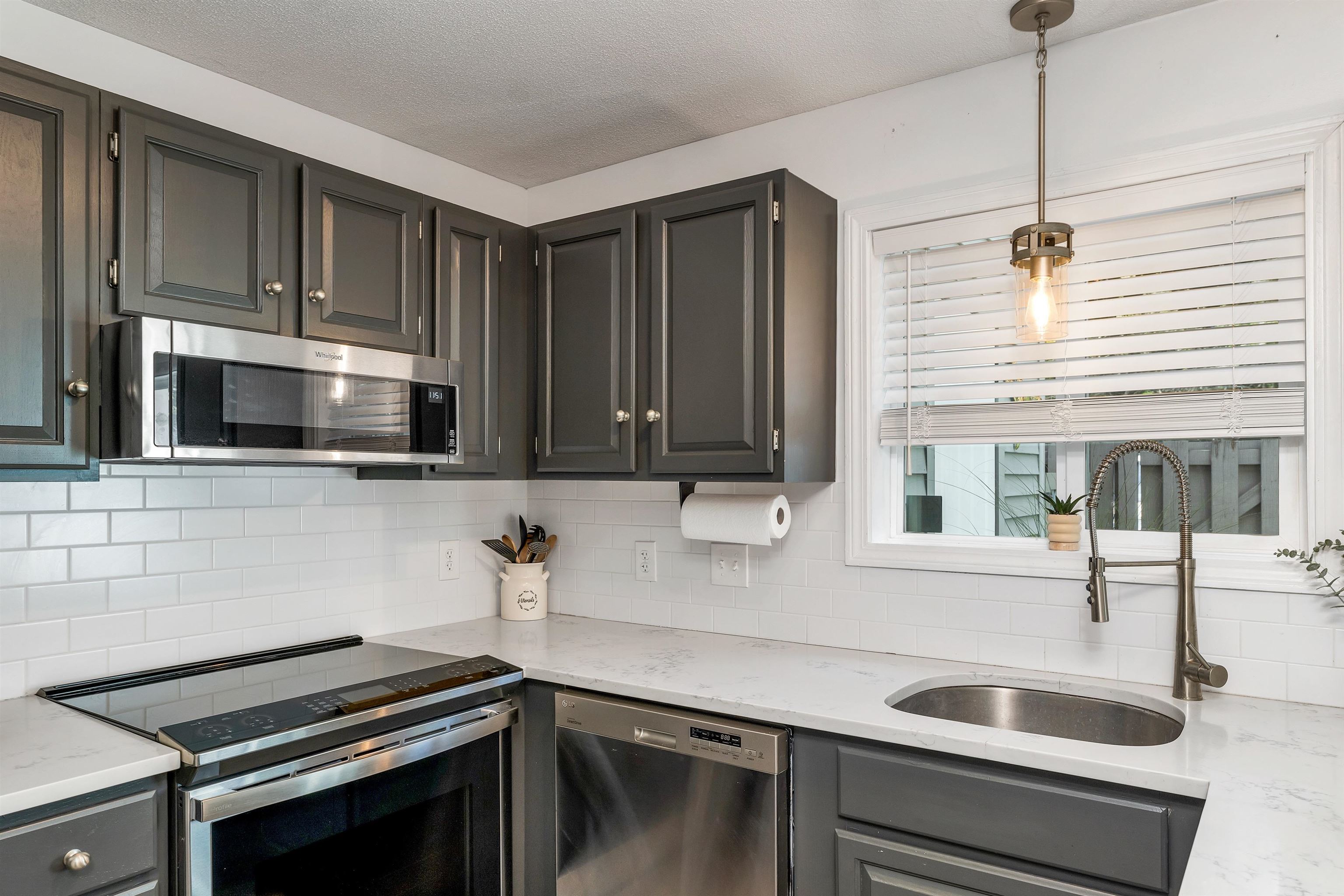 60 Weirs Road Unit: D2