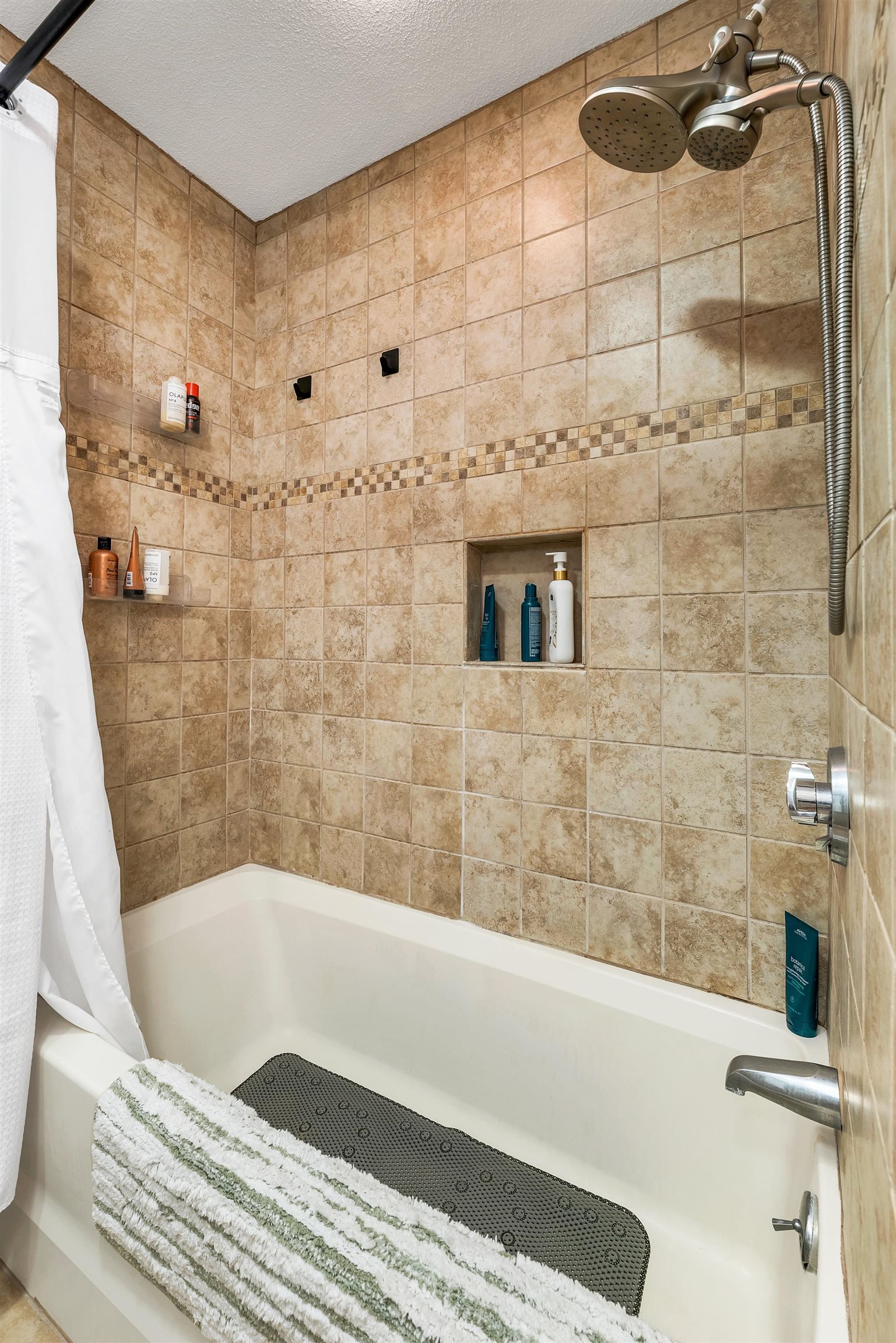 60 Weirs Road Unit: D2