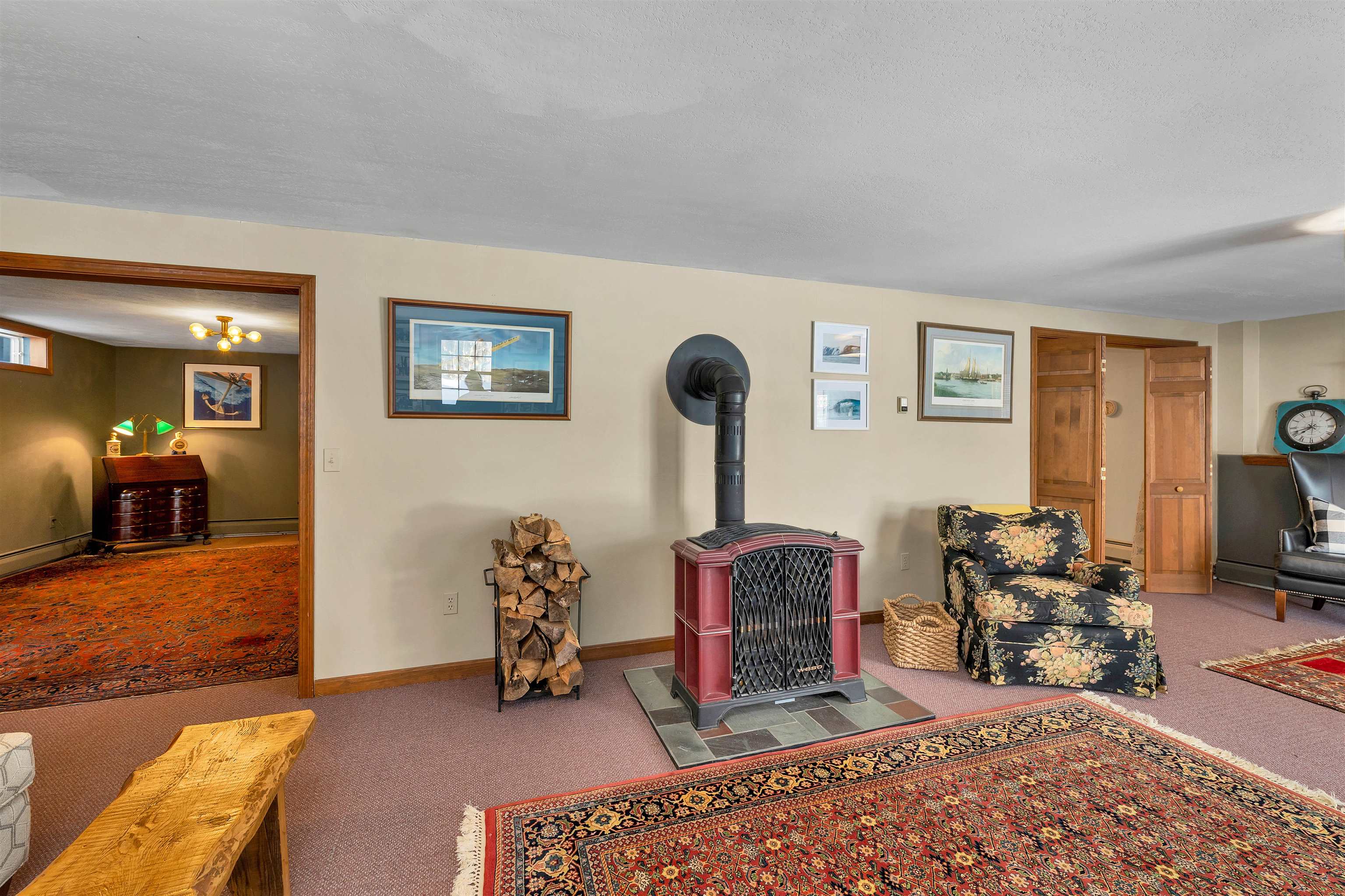 581 East Side Drive