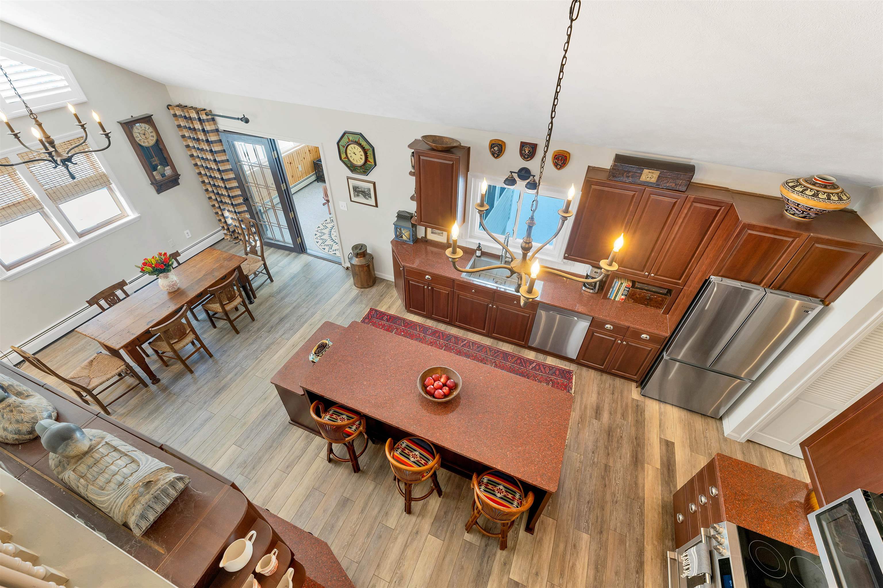 581 East Side Drive