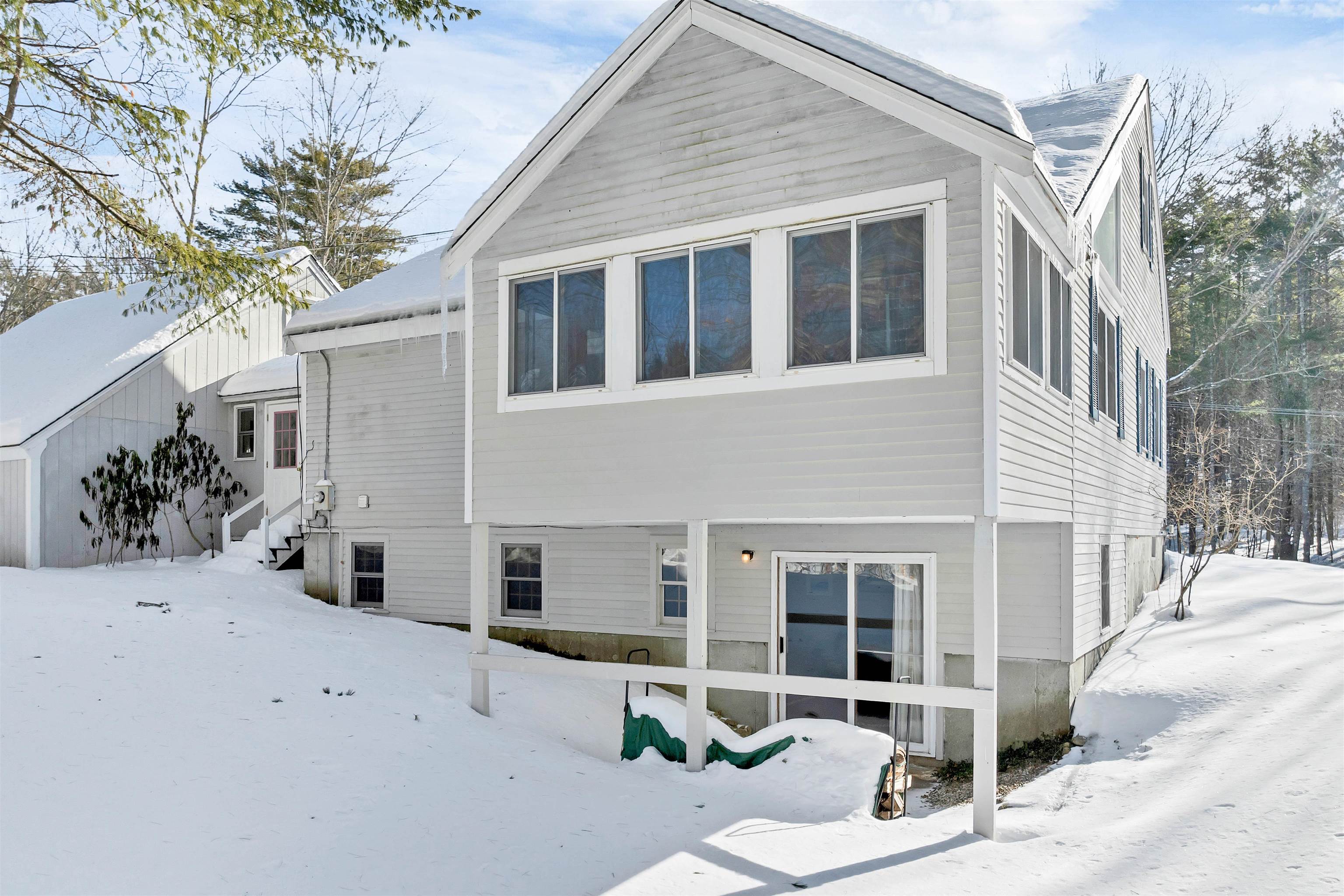 581 East Side Drive