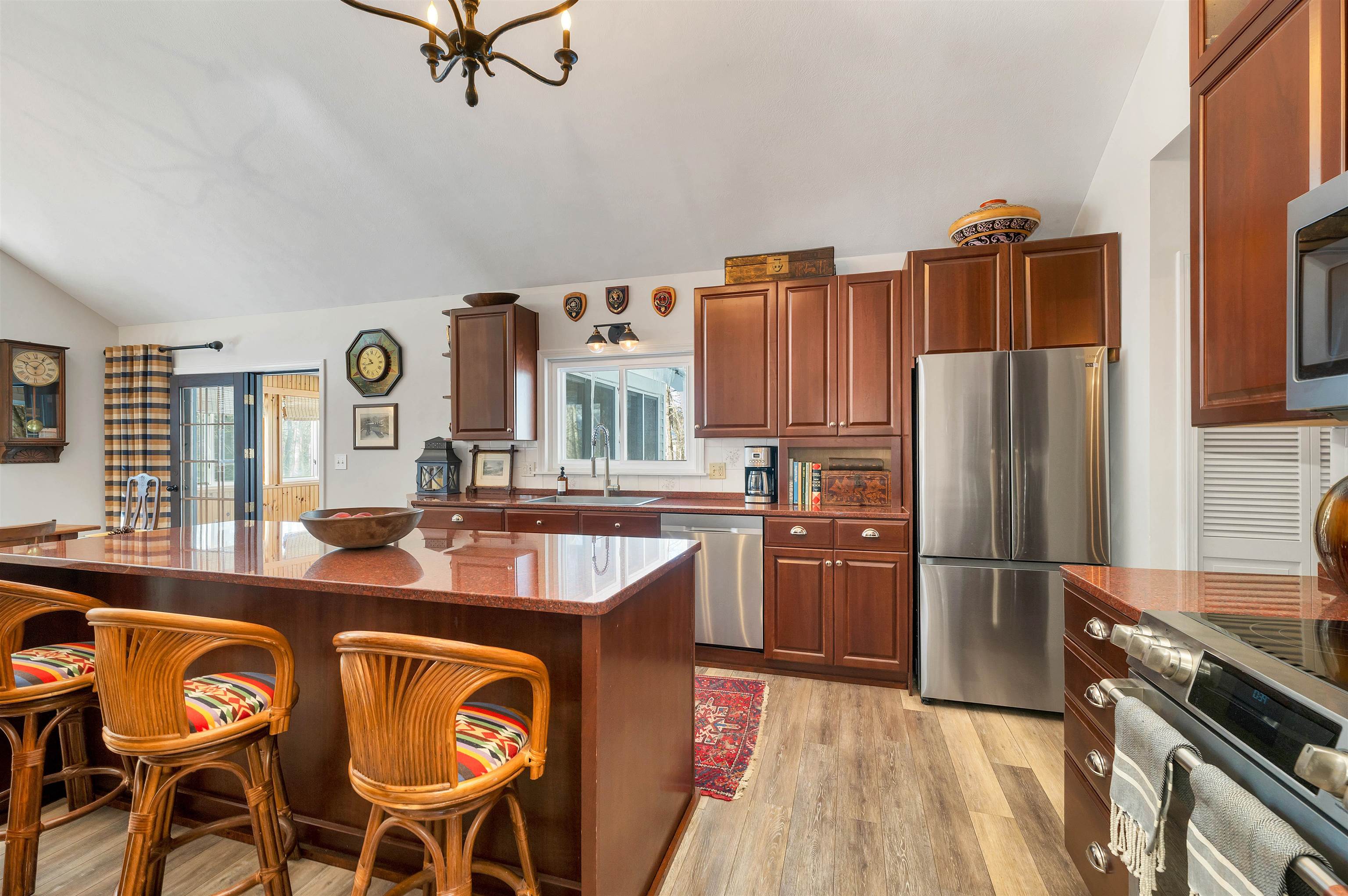 581 East Side Drive