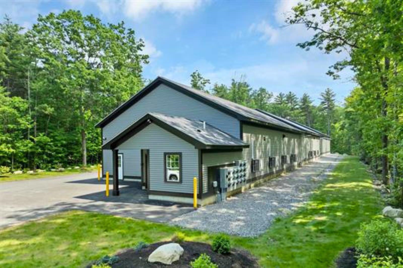 2685 Lake Shore Road Unit: 11