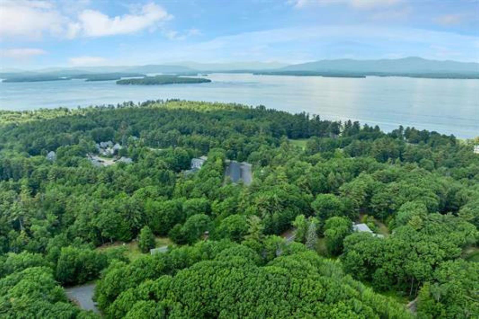 2685 Lake Shore Road Unit: 11