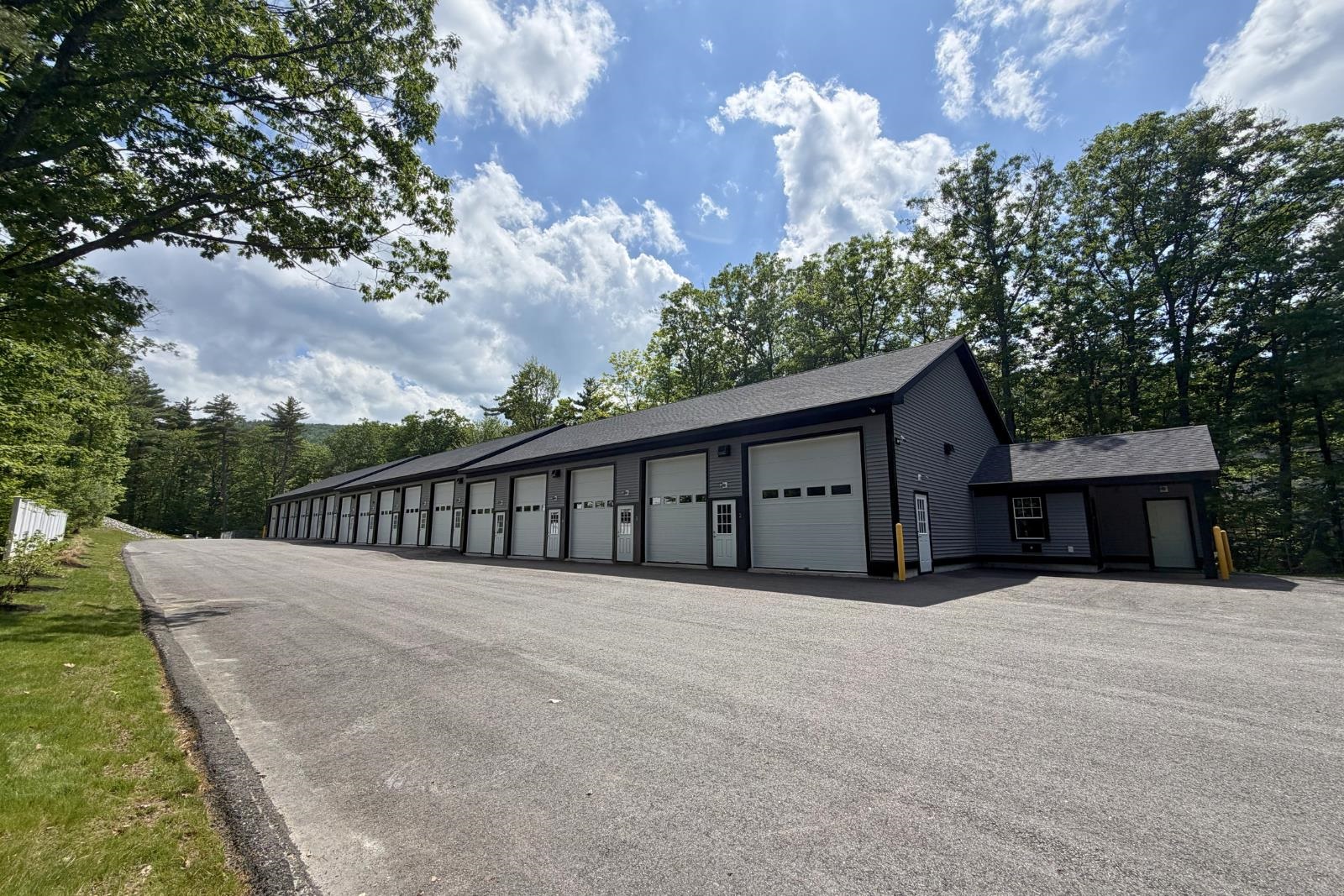 2685 Lake Shore Road Unit: 11