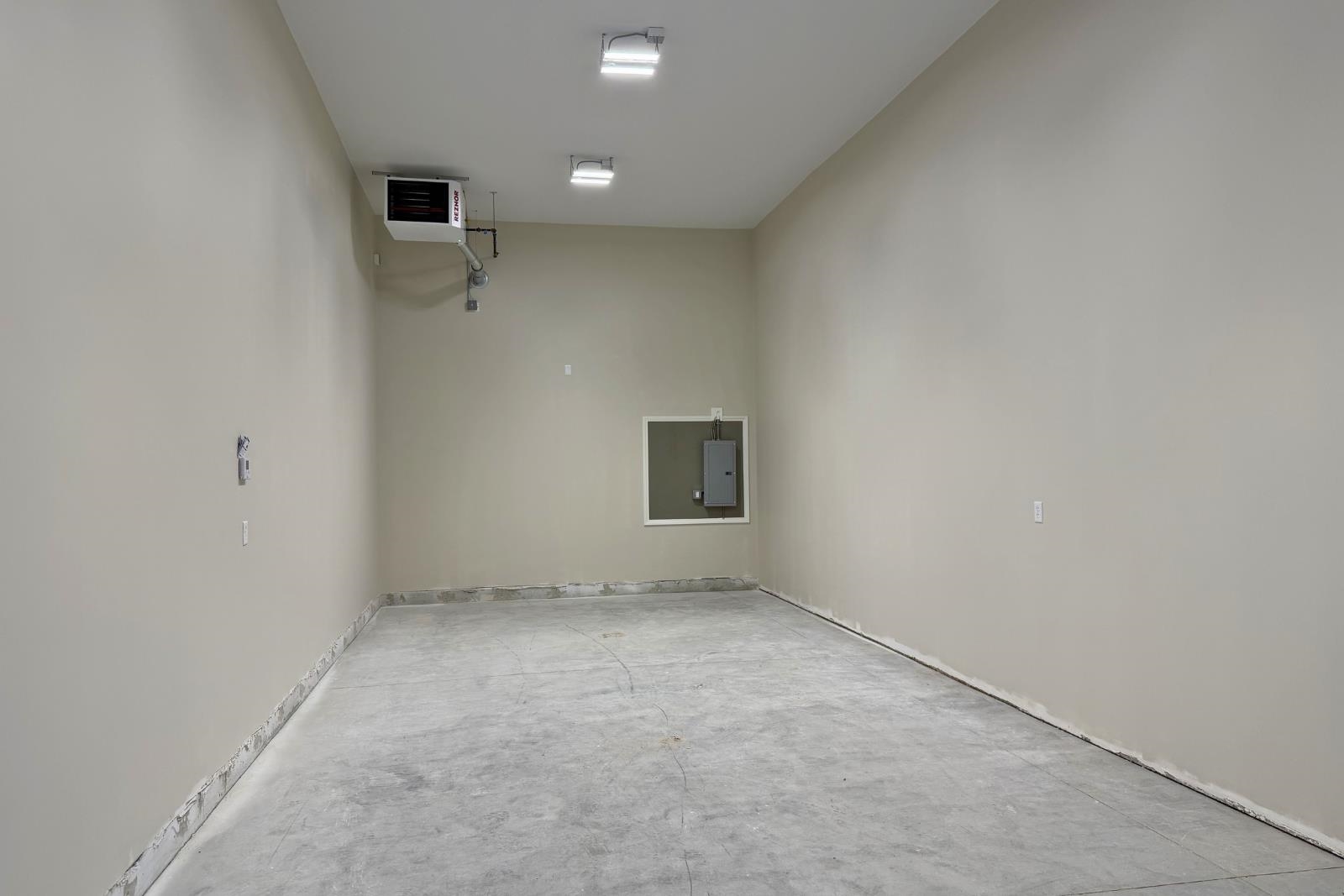 2685 Lake Shore Road Unit: 11