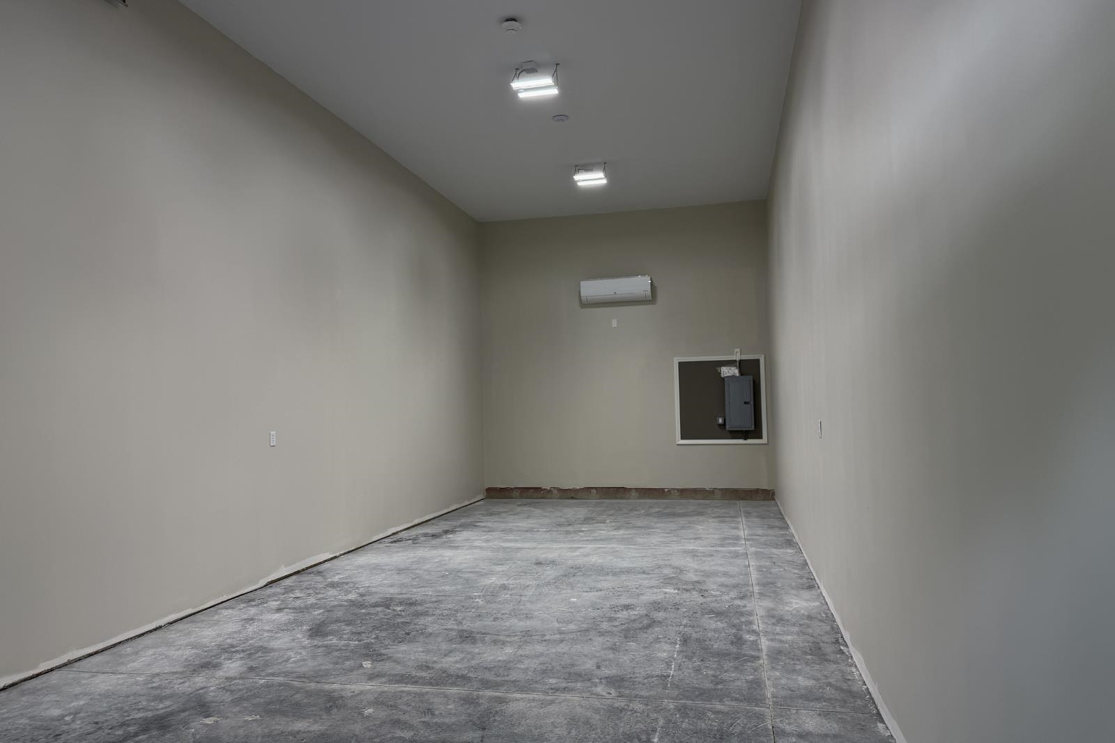 2685 Lake Shore Road Unit: 11
