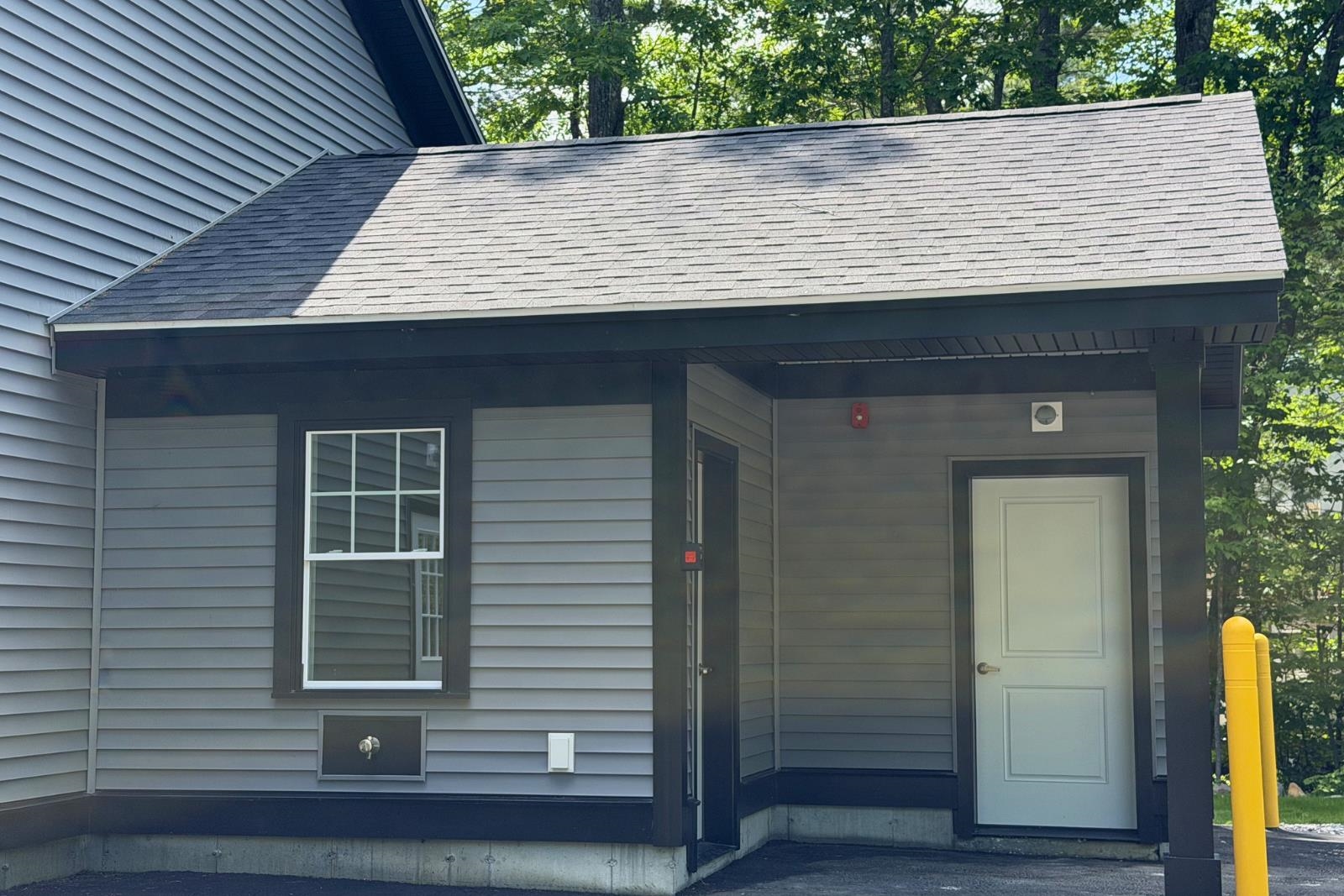 2685 Lake Shore Road Unit: 11
