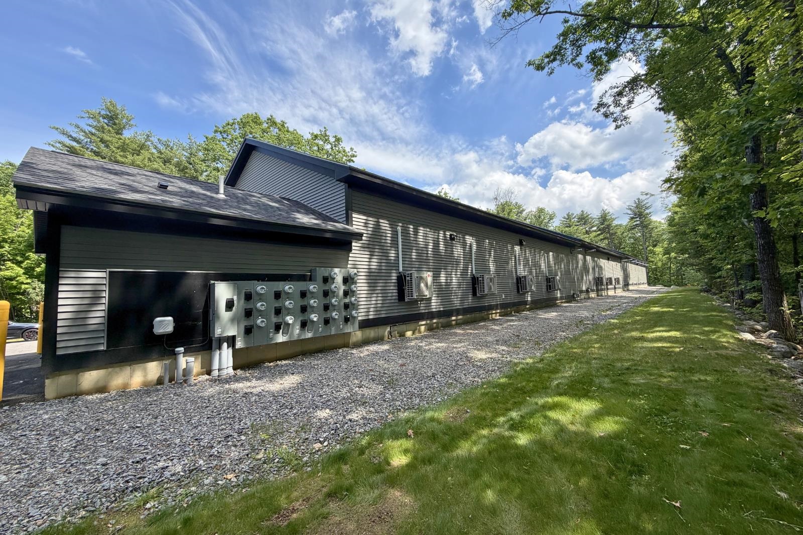 2685 Lake Shore Road Unit: 11