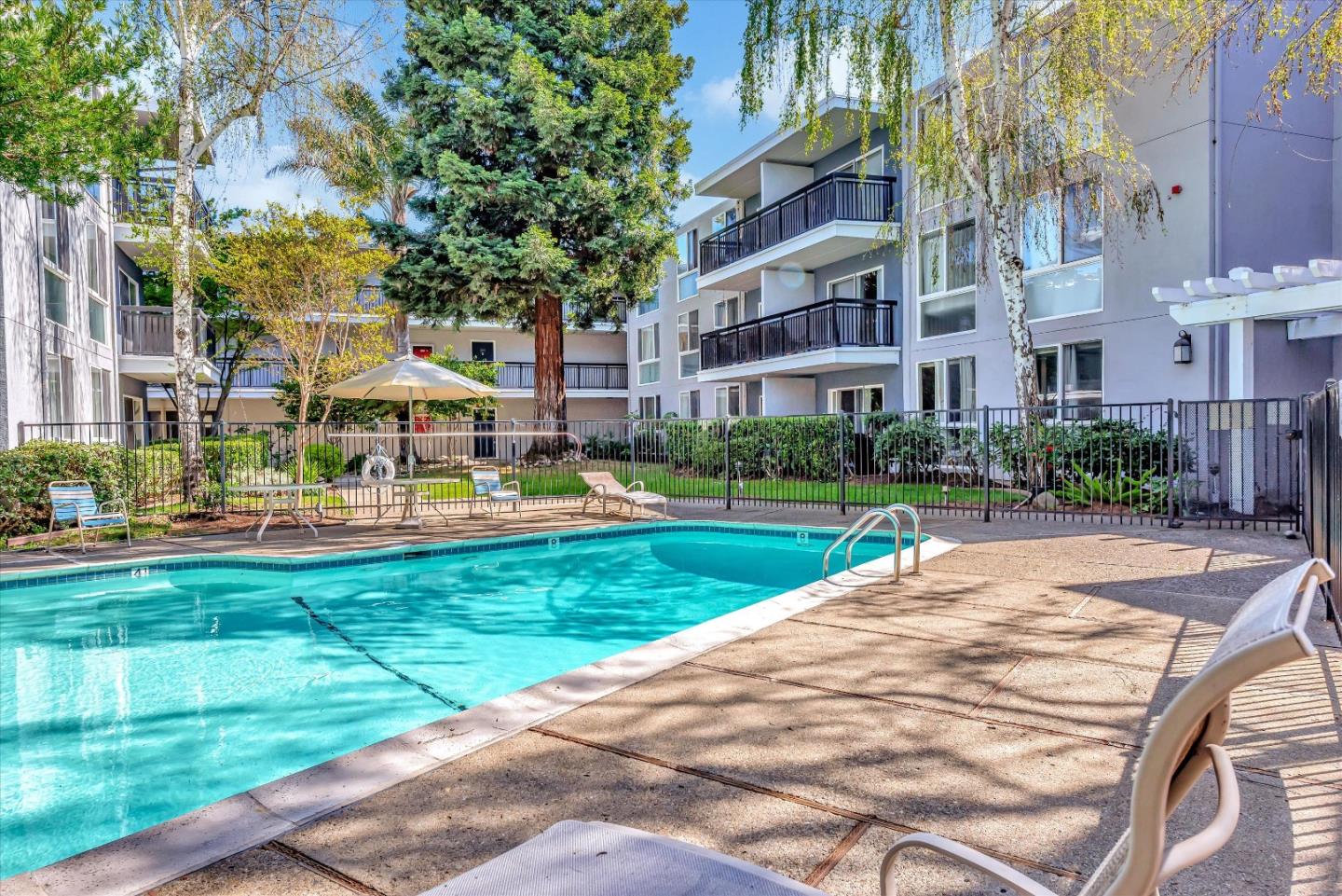 183 Del Medio AVE 304