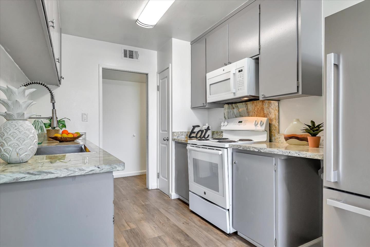 183 Del Medio AVE 304