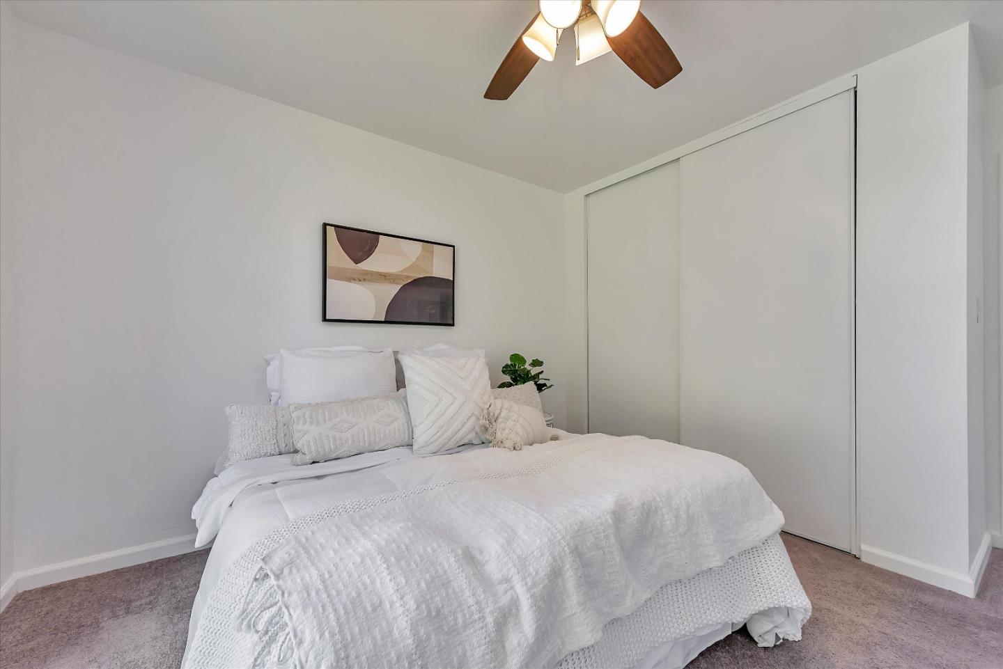 183 Del Medio AVE 304