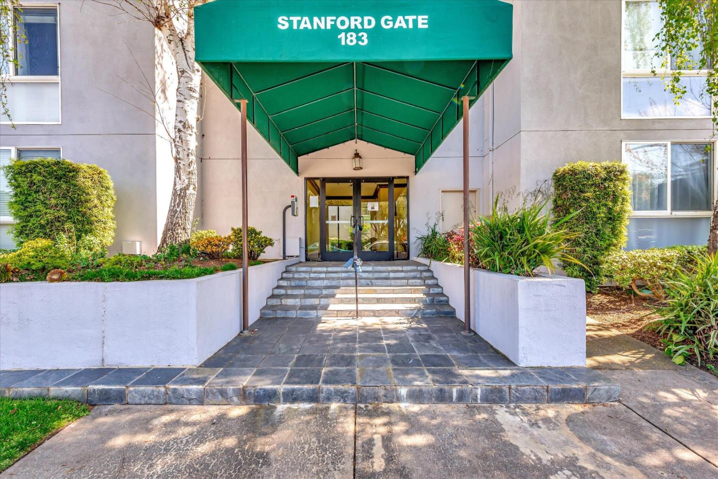 183 Del Medio AVE 304