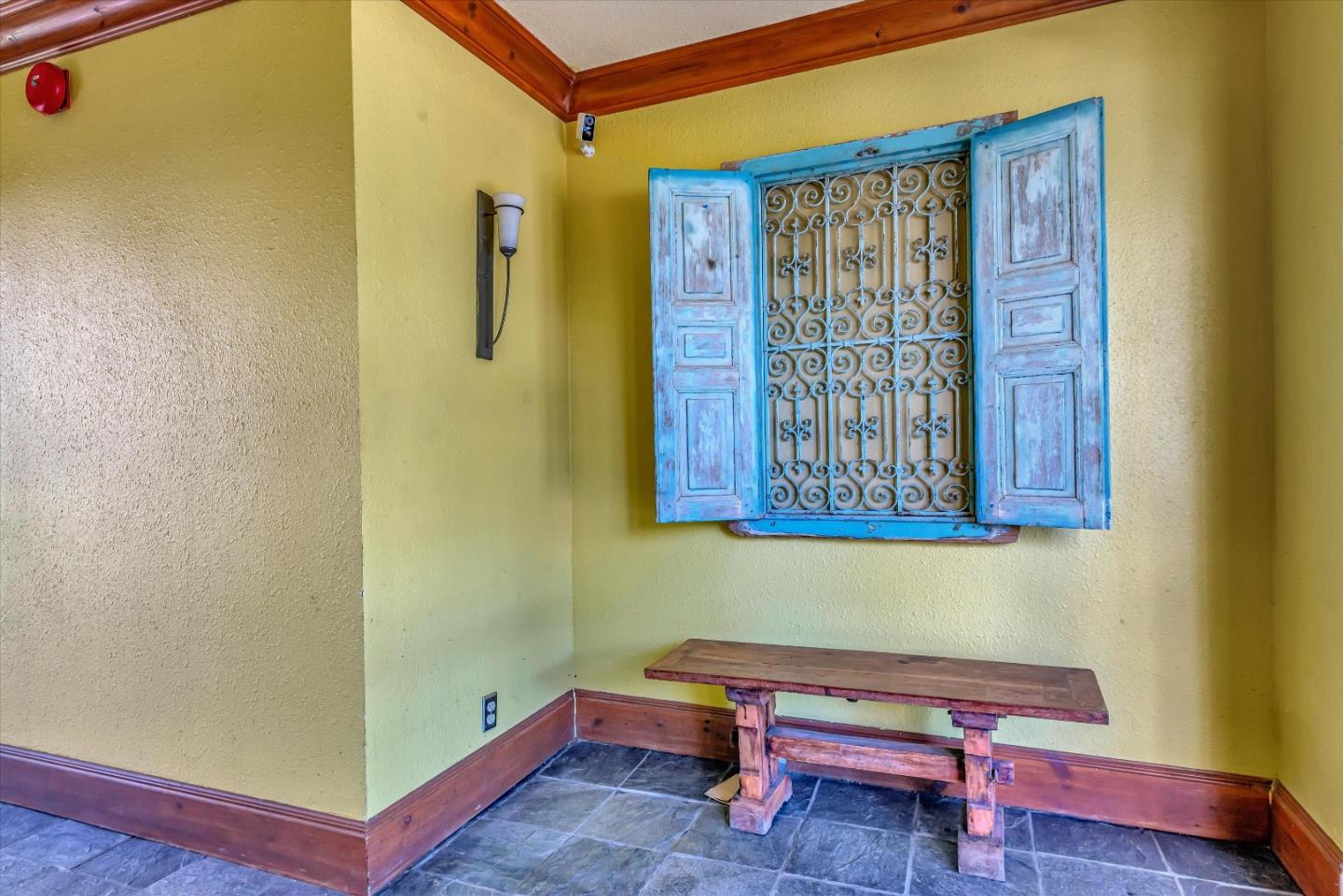 183 Del Medio AVE 304