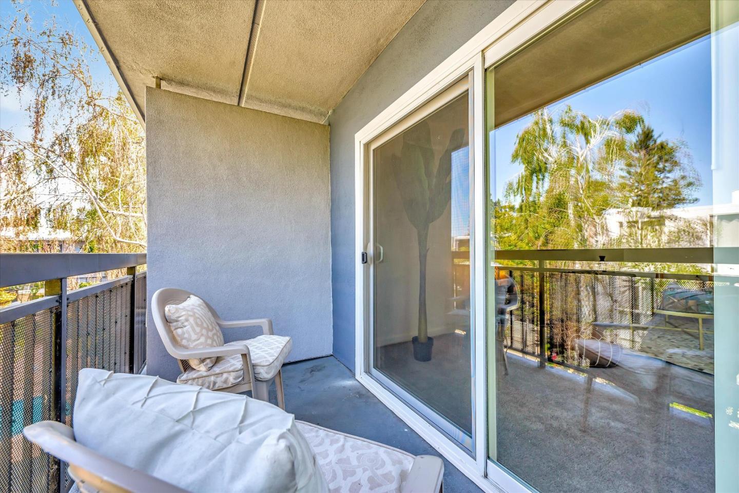 183 Del Medio AVE 304