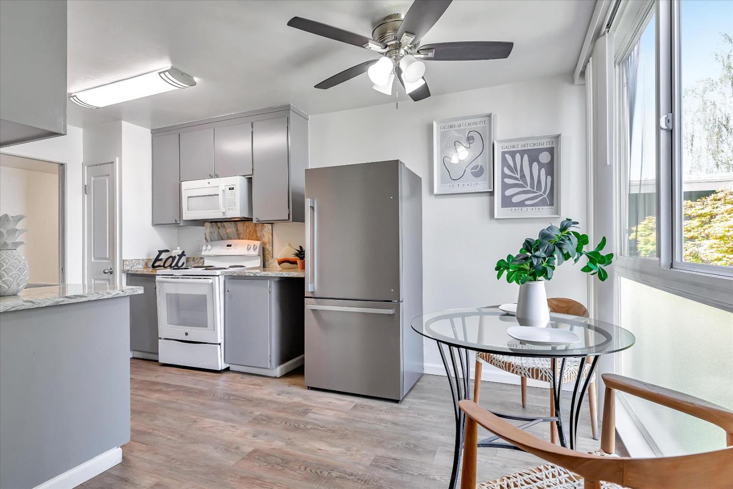 183 Del Medio AVE 304