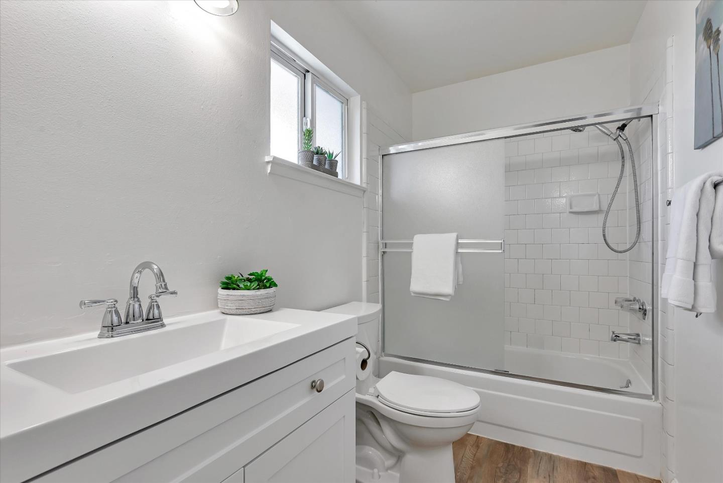 183 Del Medio AVE 304