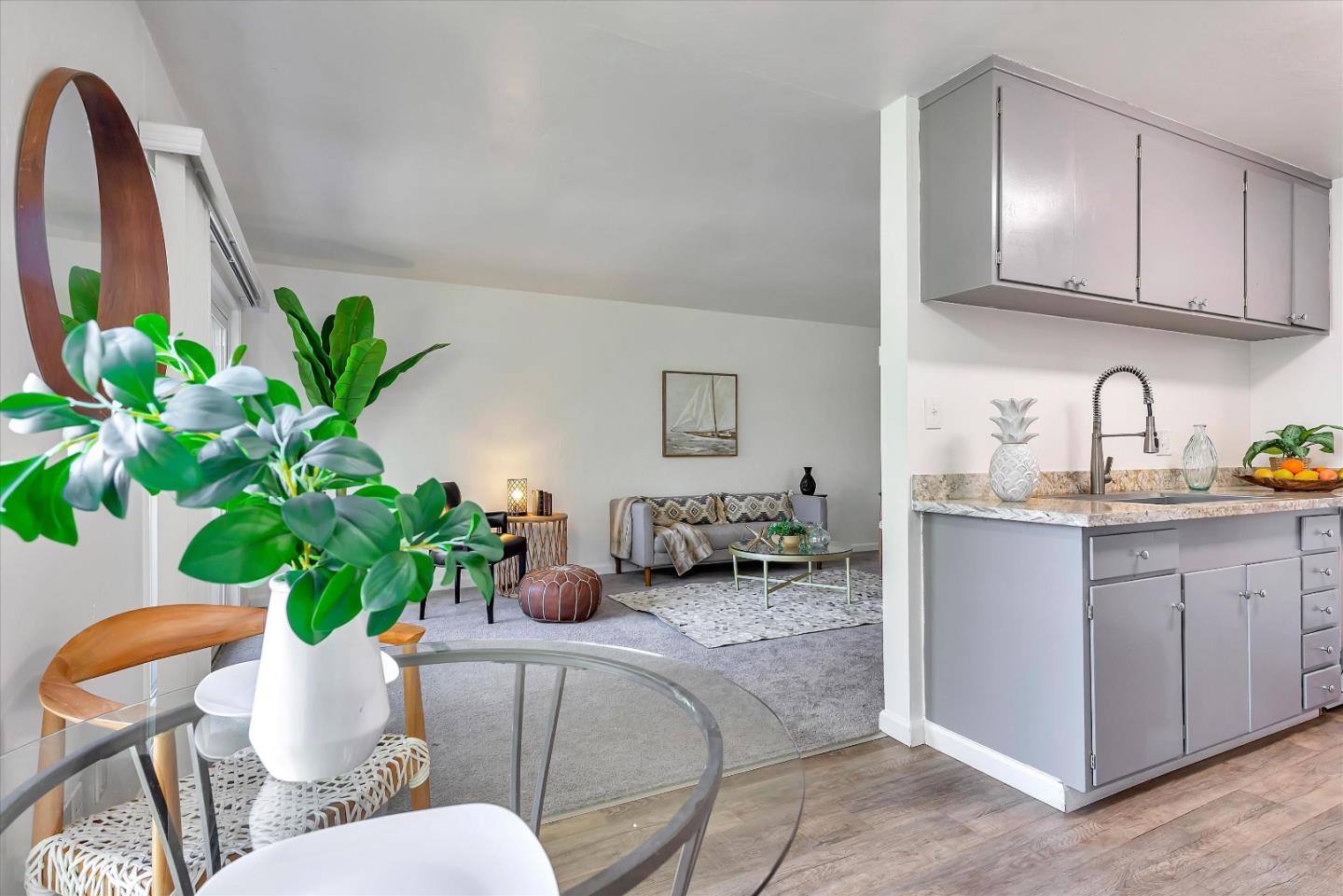 183 Del Medio AVE 304