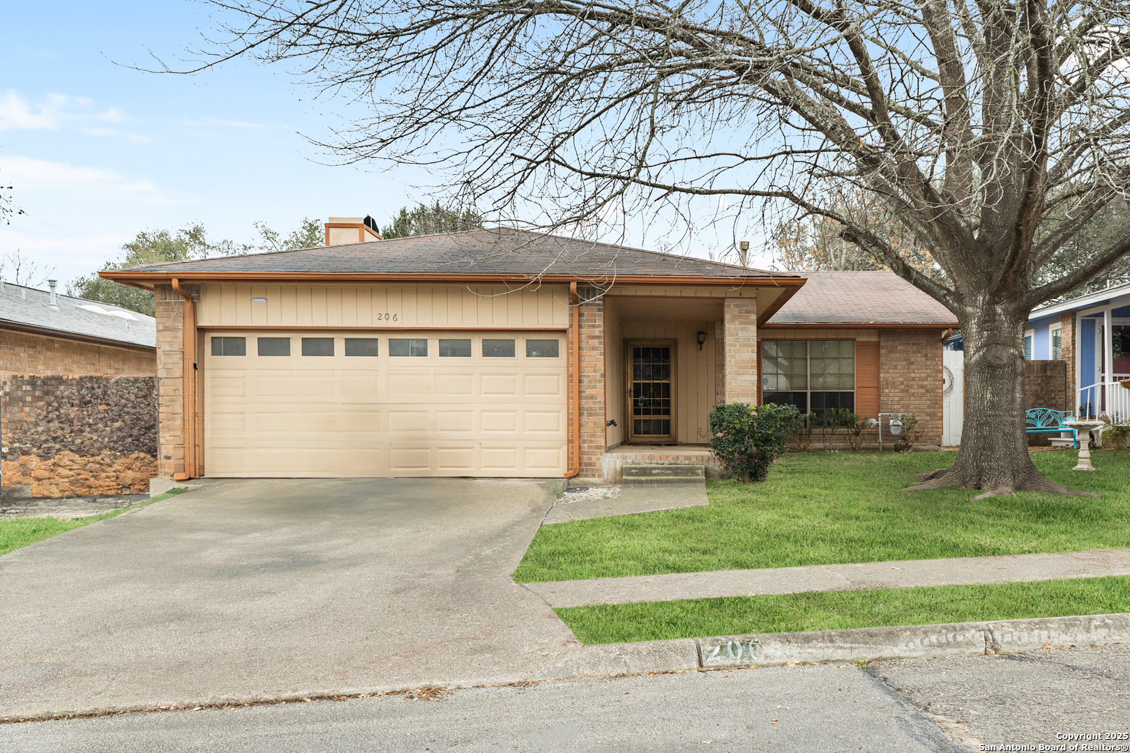 206 Crystal Cyn