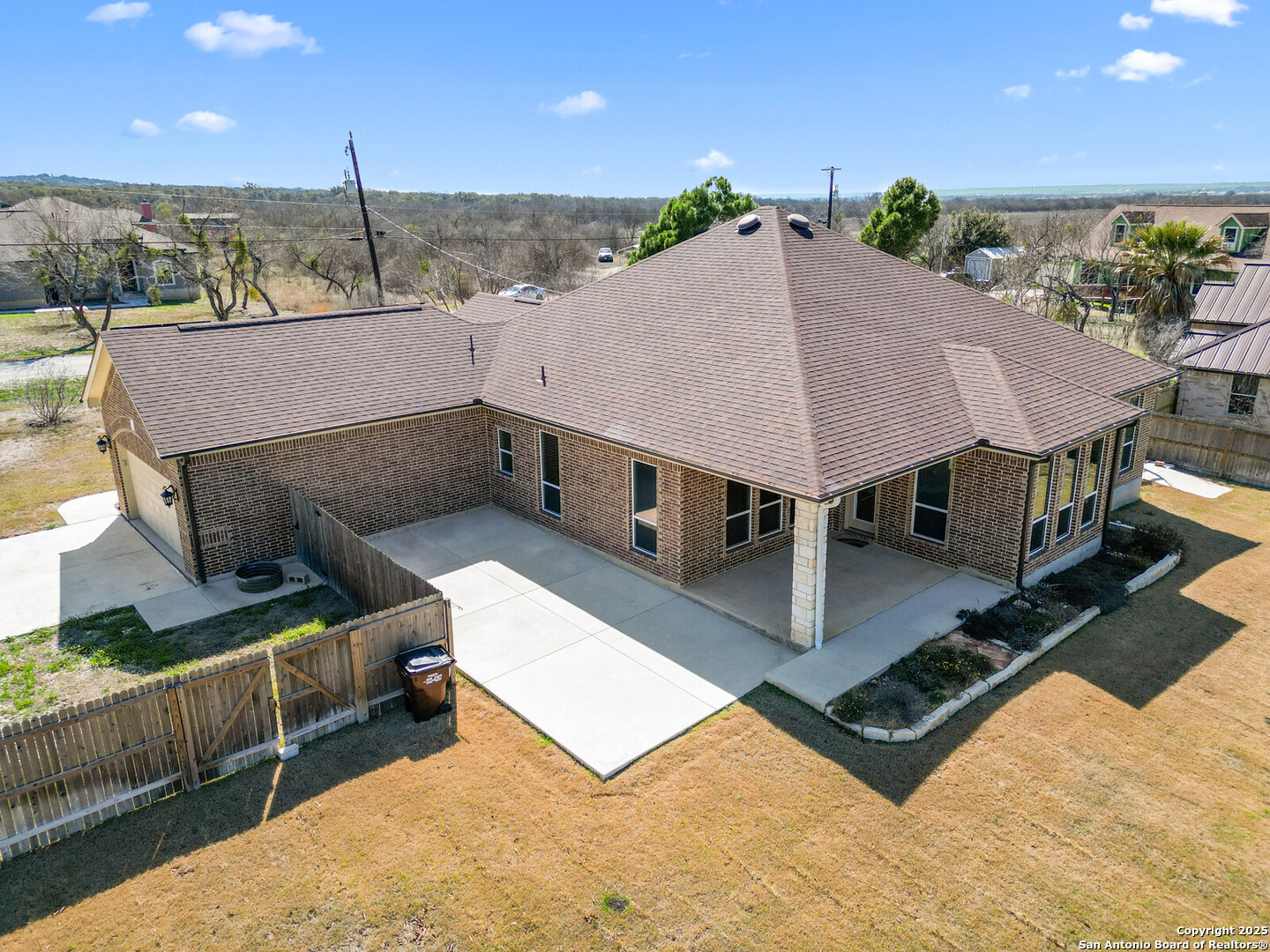 712 County Rd 3823