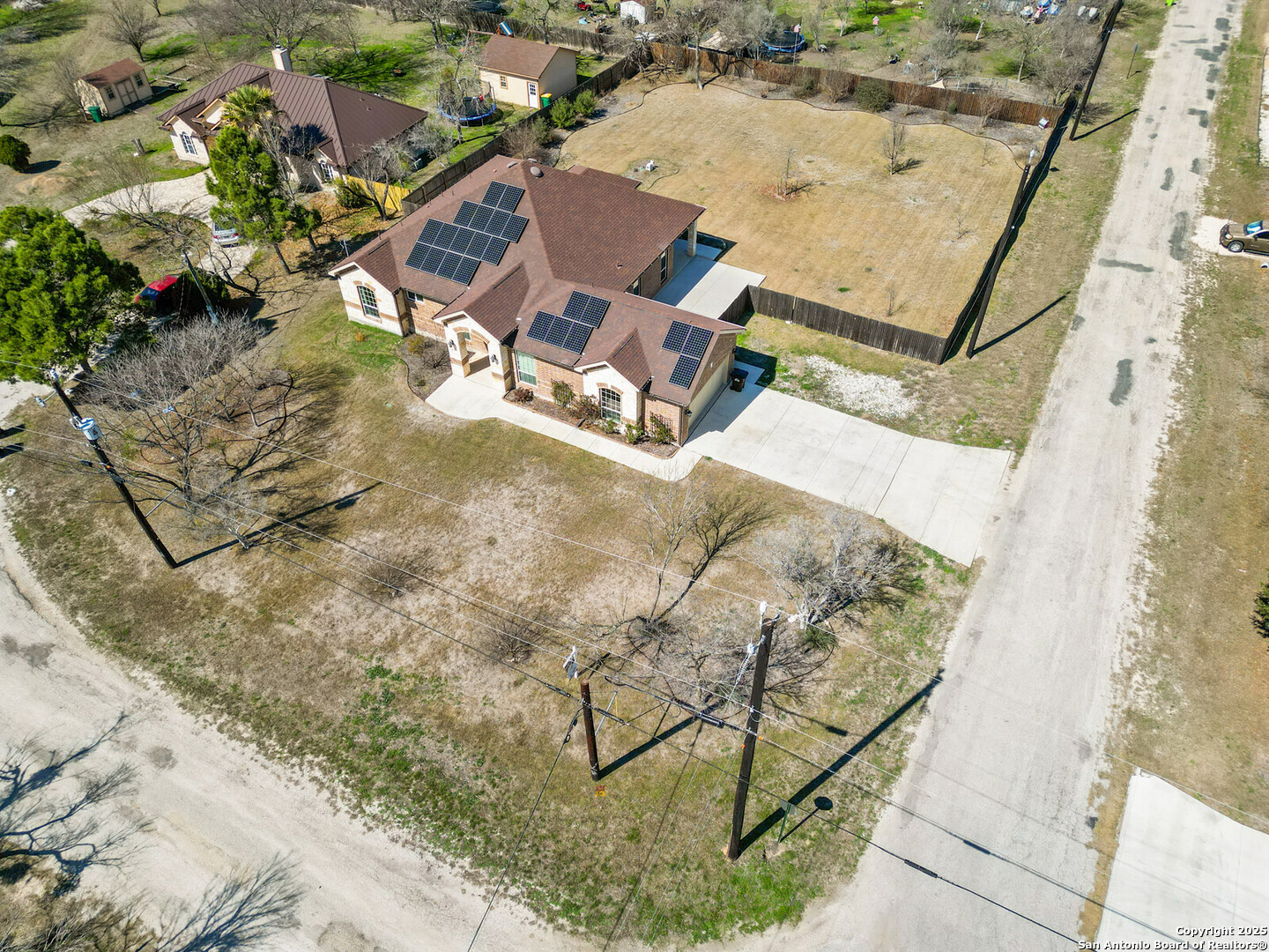 712 County Rd 3823