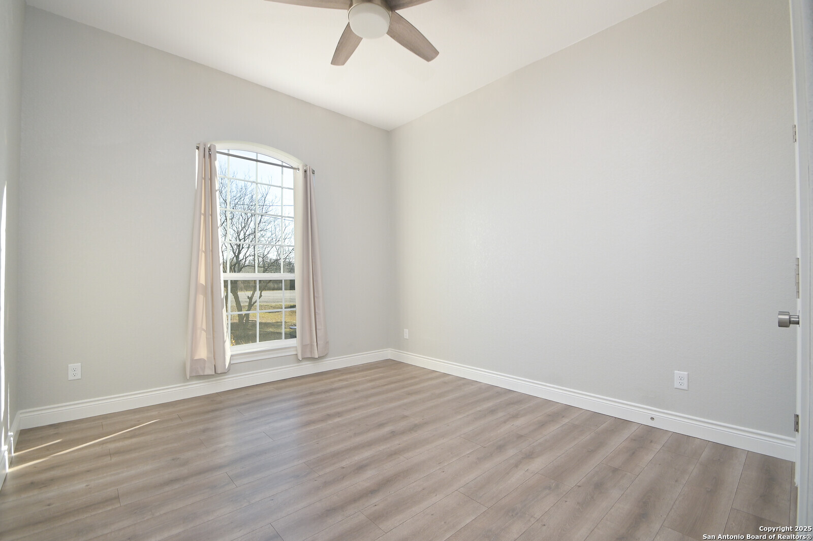 712 County Rd 3823