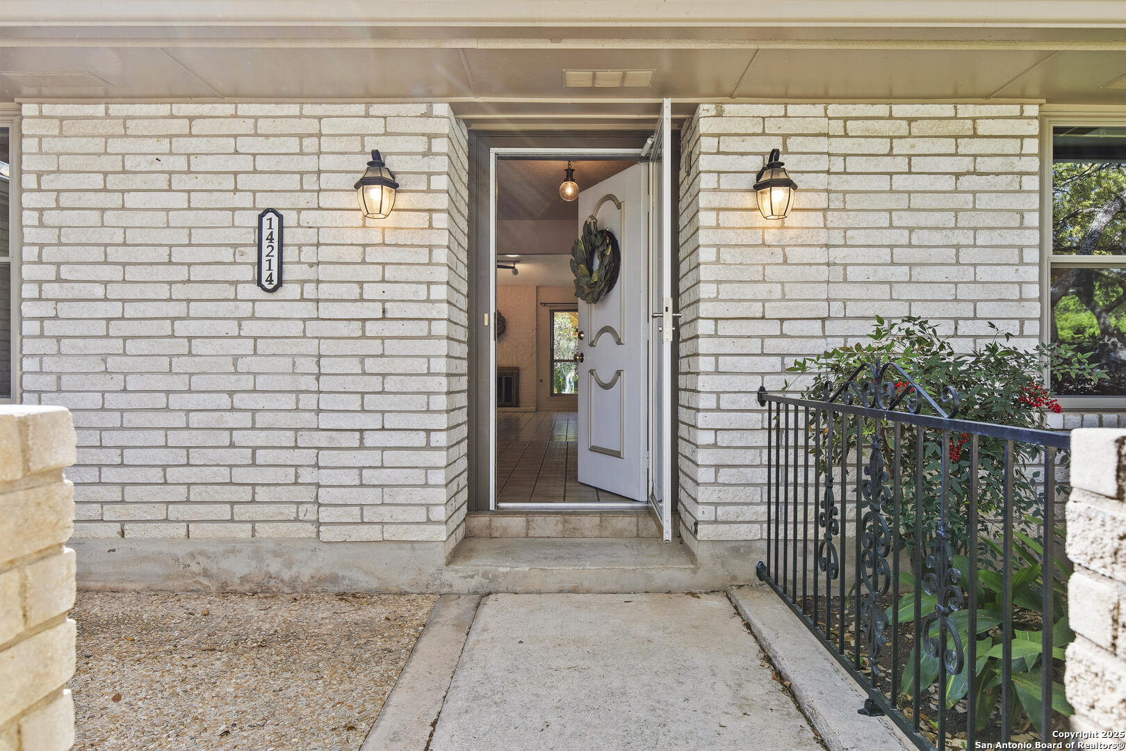 14214 Brenton Woods