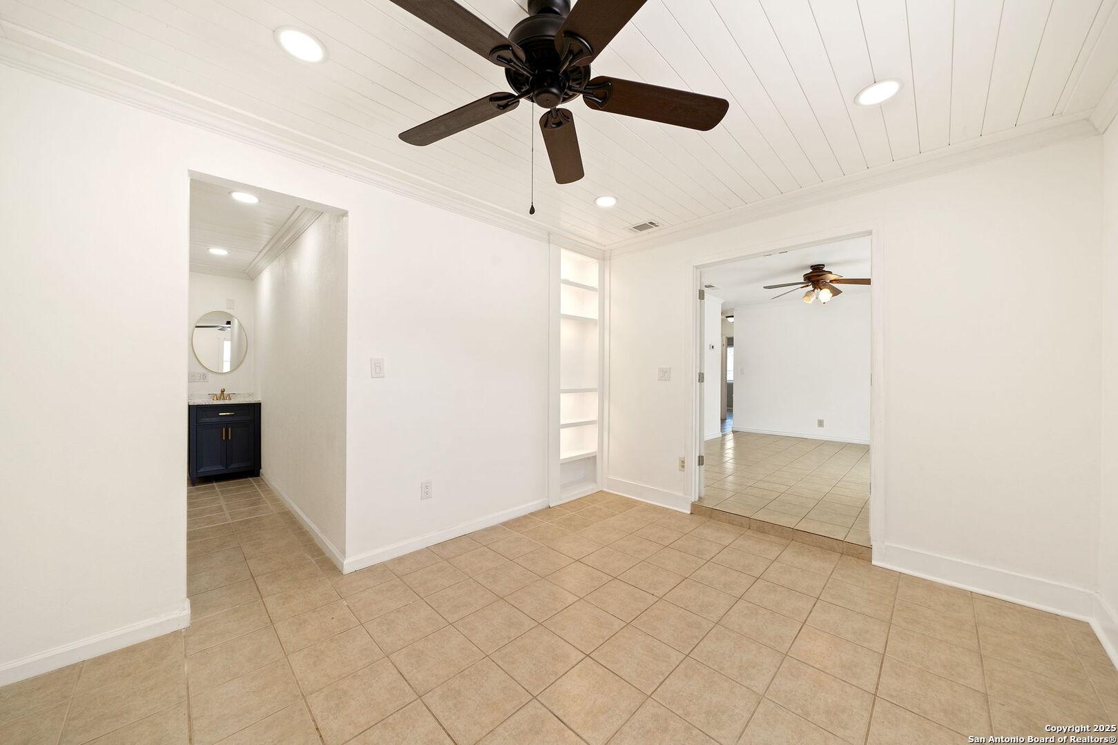 12202 Hollow Glen