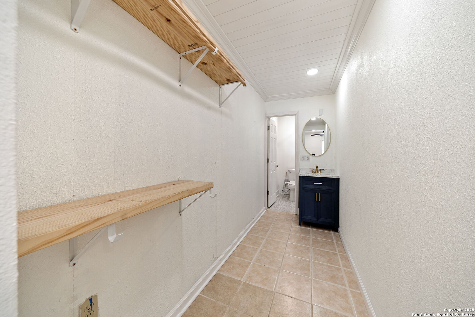 12202 Hollow Glen