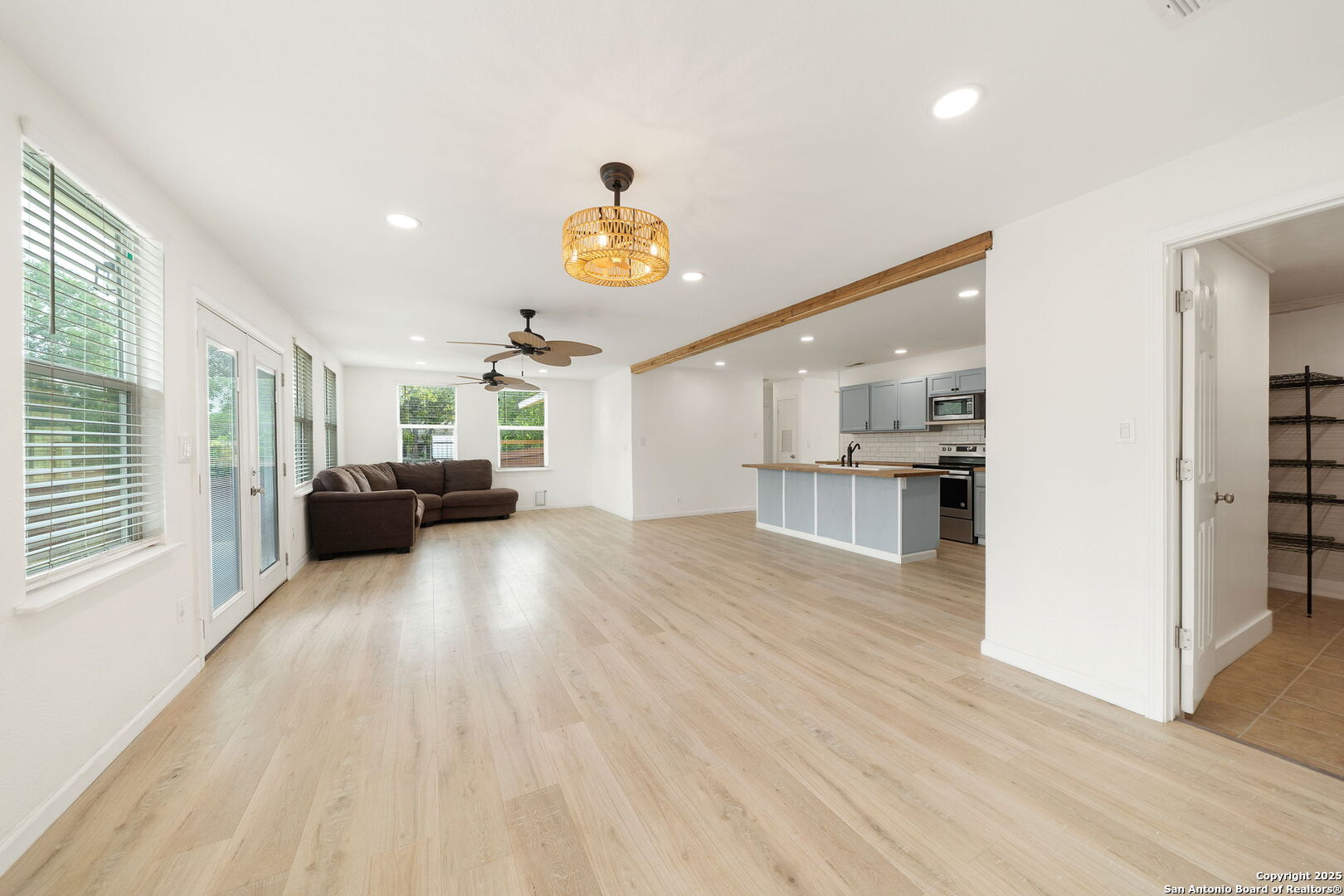 12202 Hollow Glen