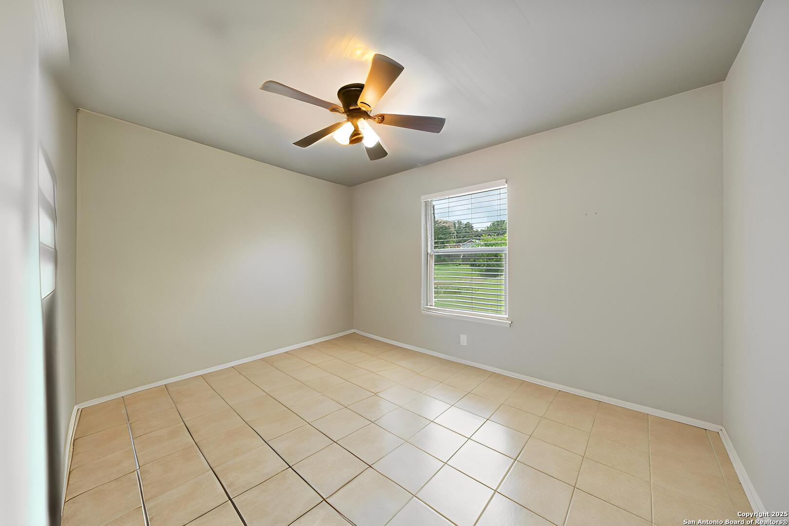 12202 Hollow Glen