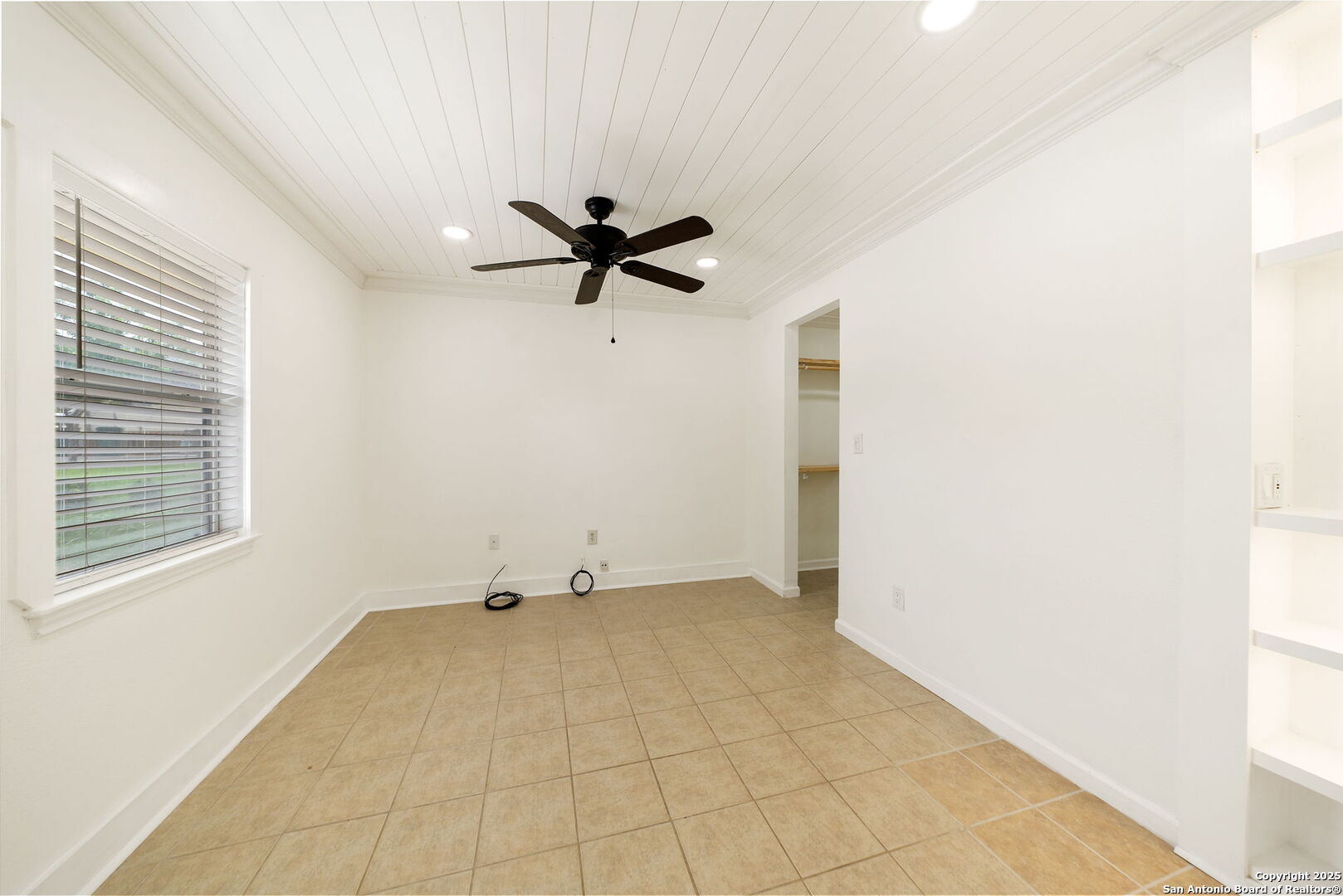 12202 Hollow Glen