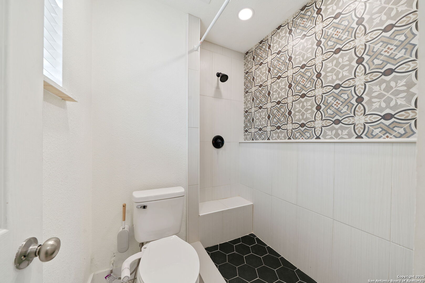 12202 Hollow Glen