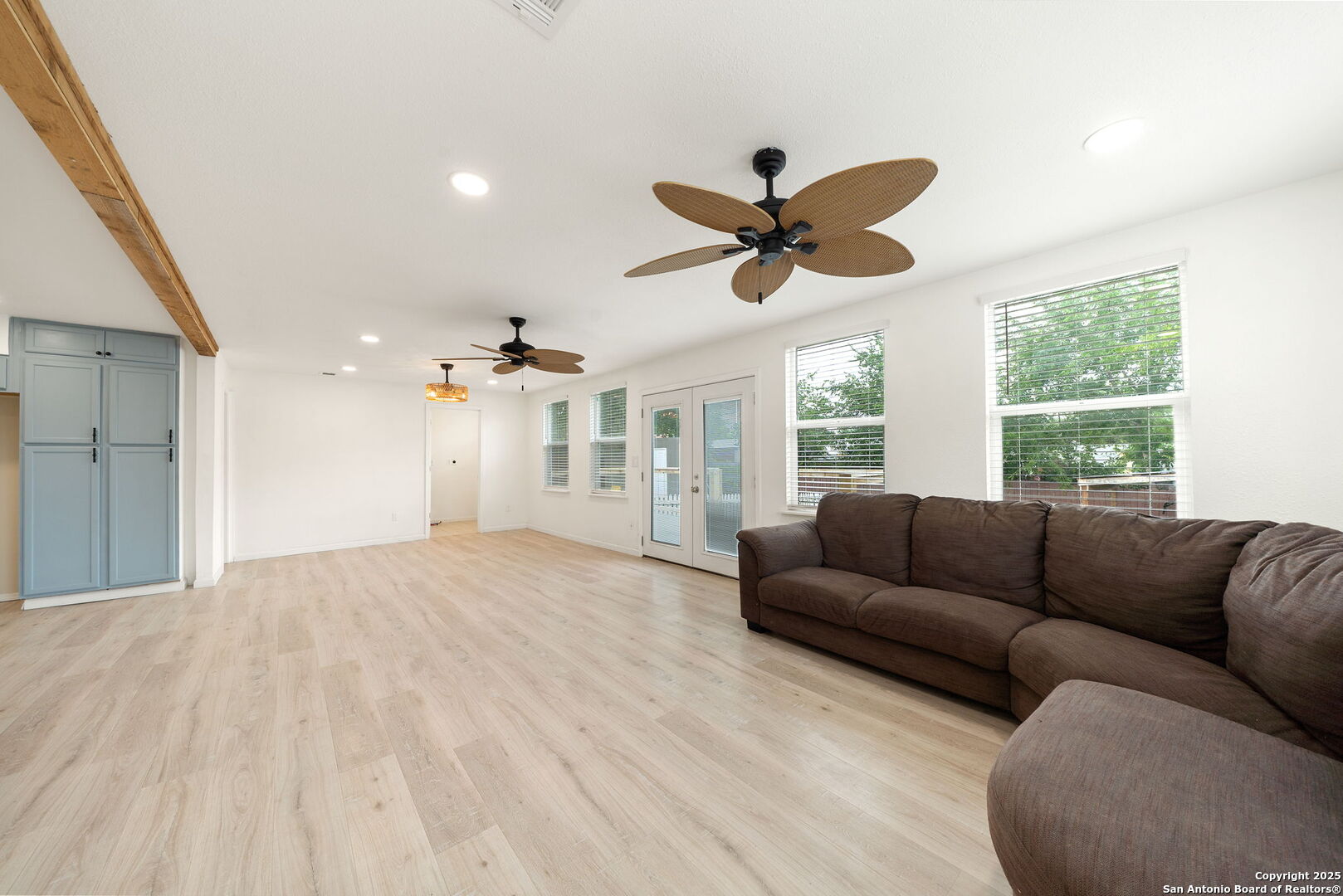 12202 Hollow Glen