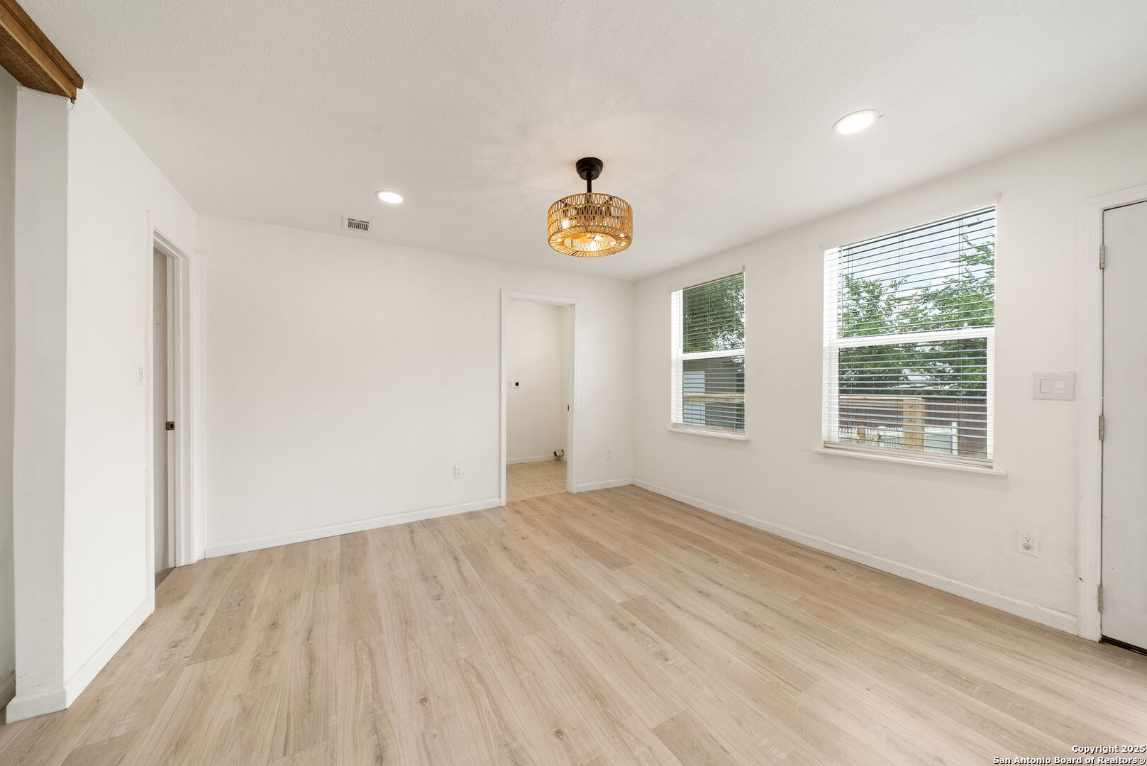 12202 Hollow Glen