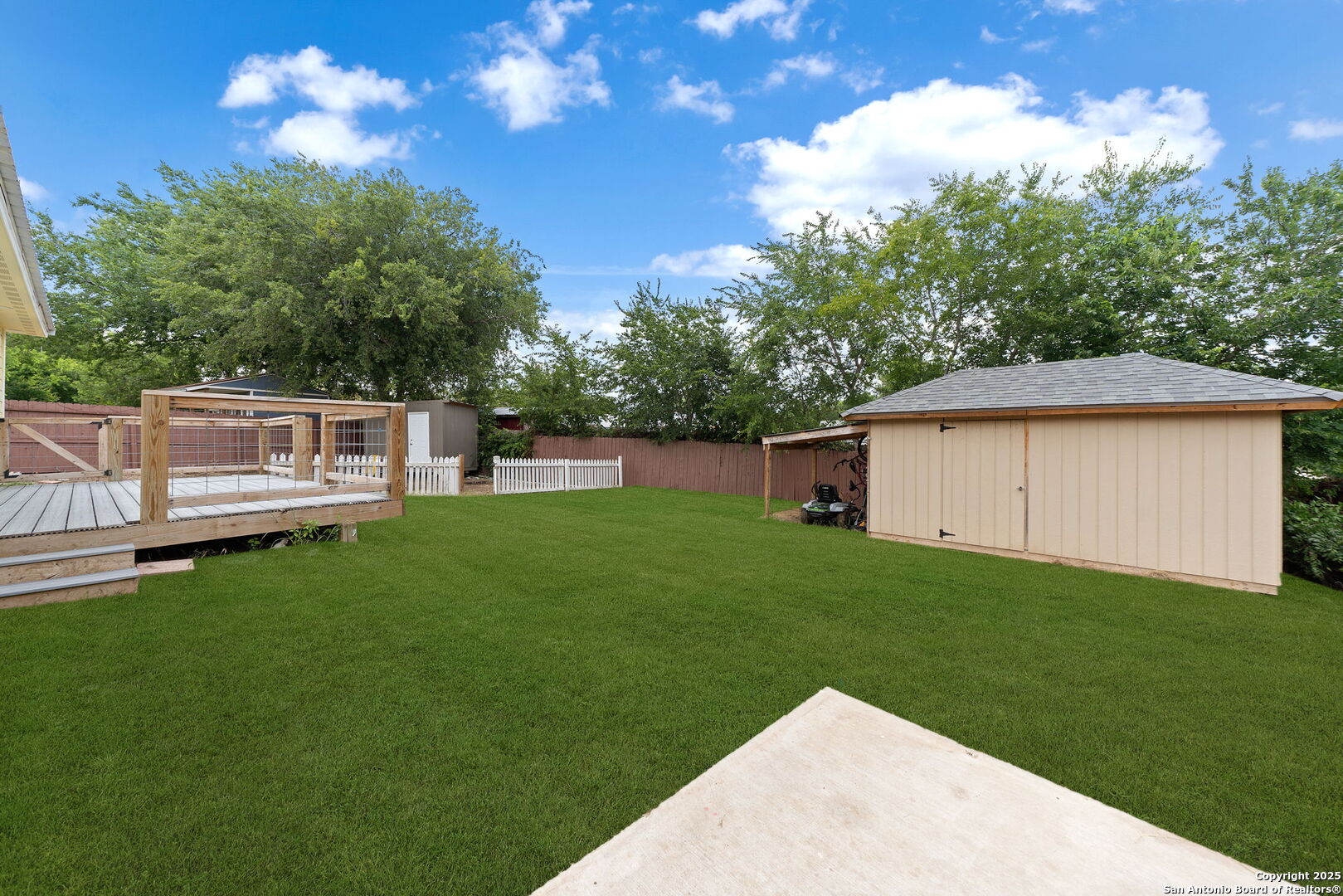 12202 Hollow Glen