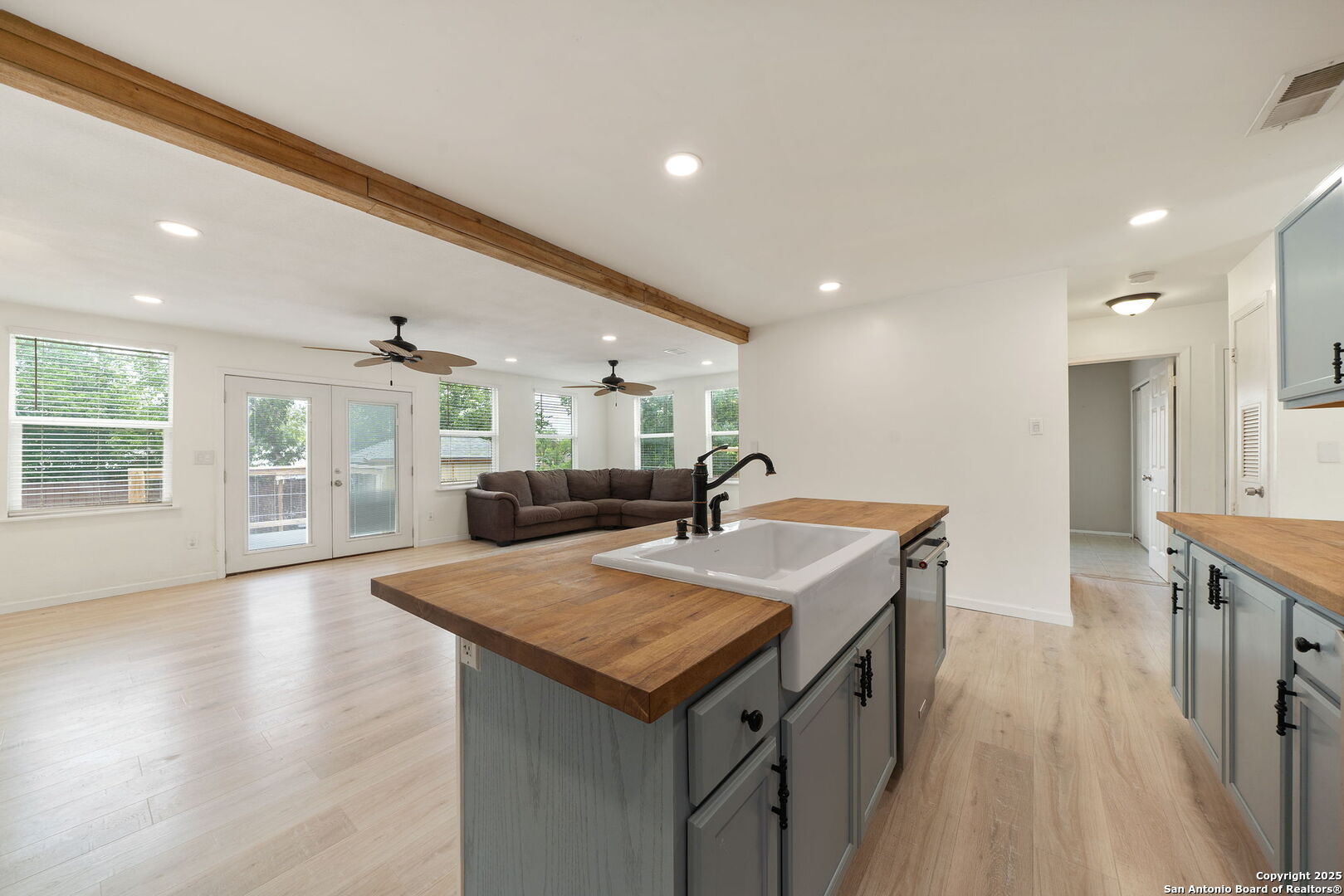 12202 Hollow Glen