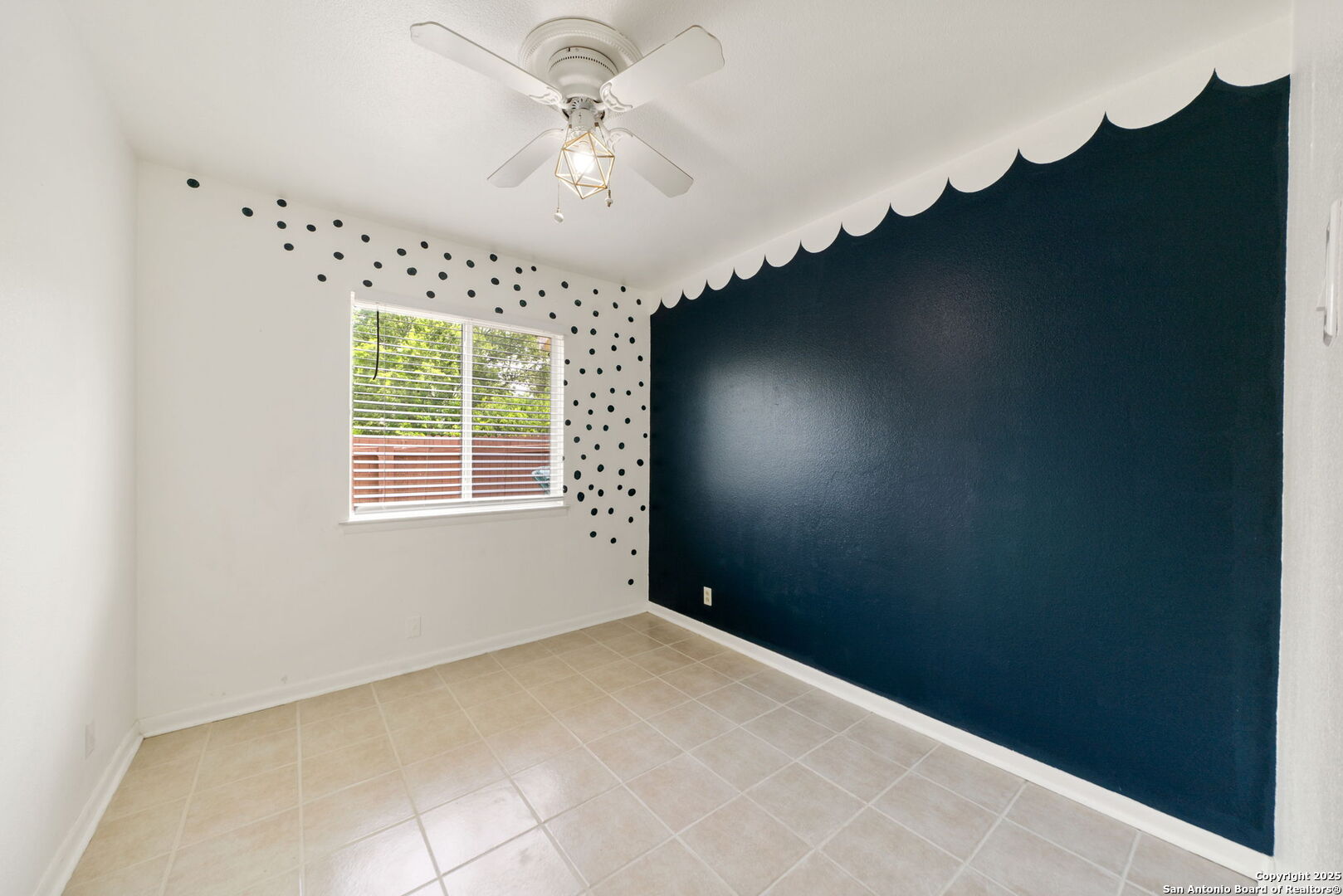 12202 Hollow Glen