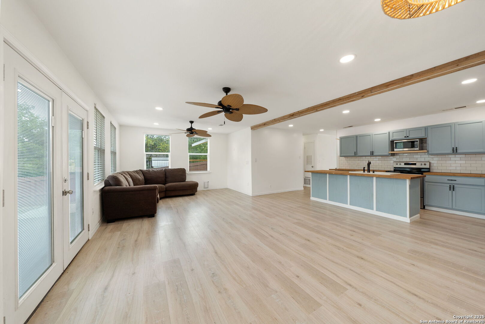 12202 Hollow Glen