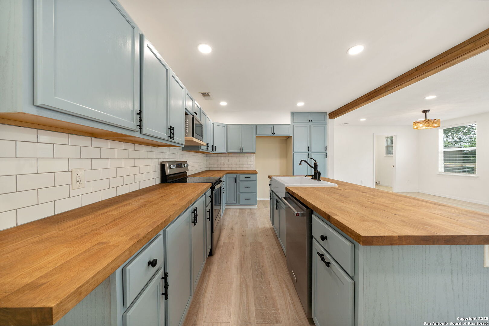 12202 Hollow Glen