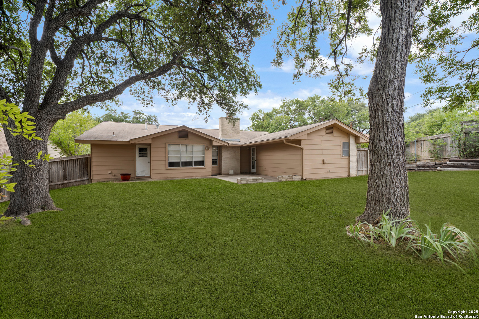 3627 mapleton