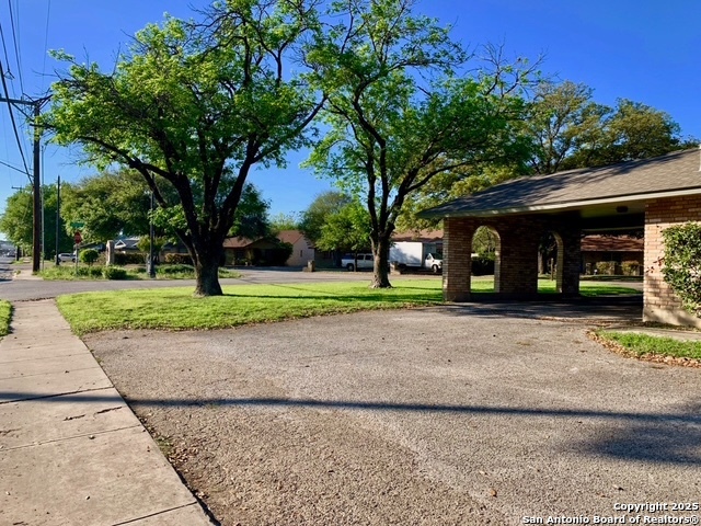 112 Travertine Ln