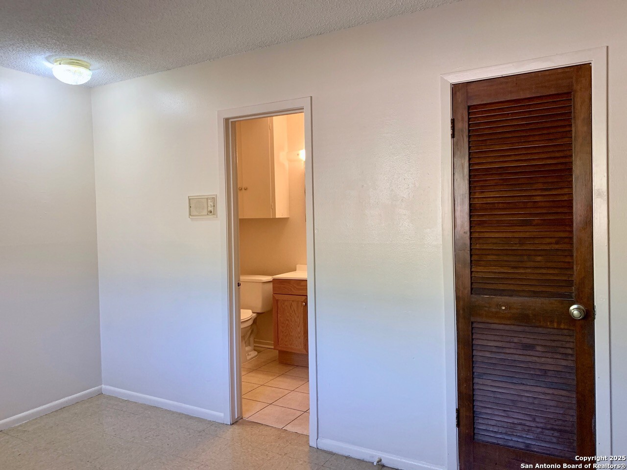 112 Travertine Ln