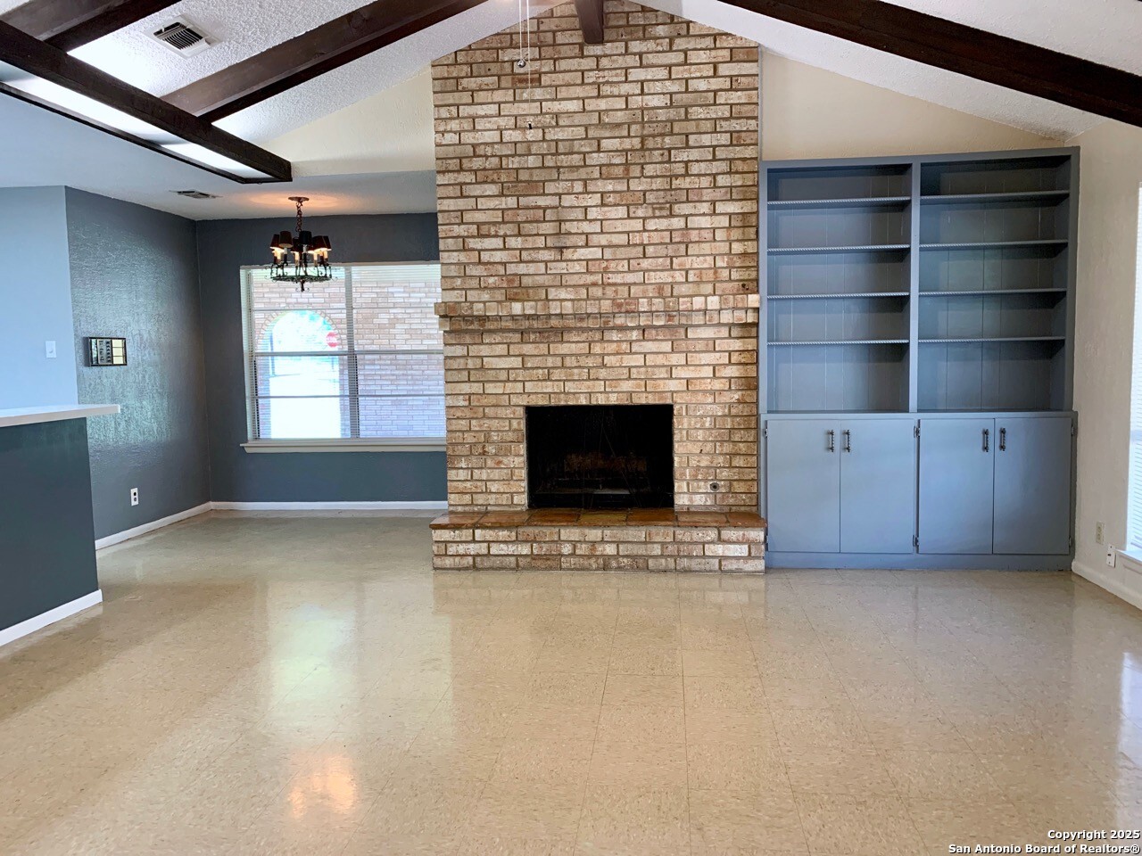 112 Travertine Ln