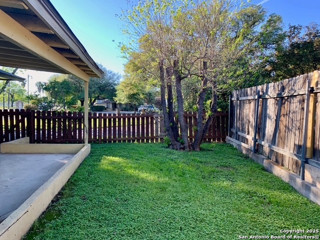 112 Travertine Ln