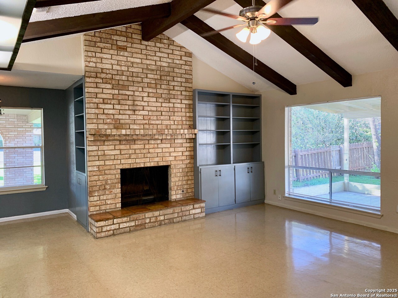 112 Travertine Ln