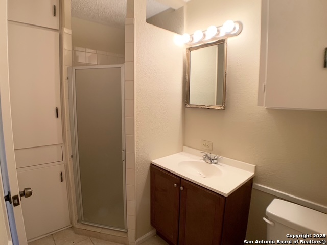 112 Travertine Ln